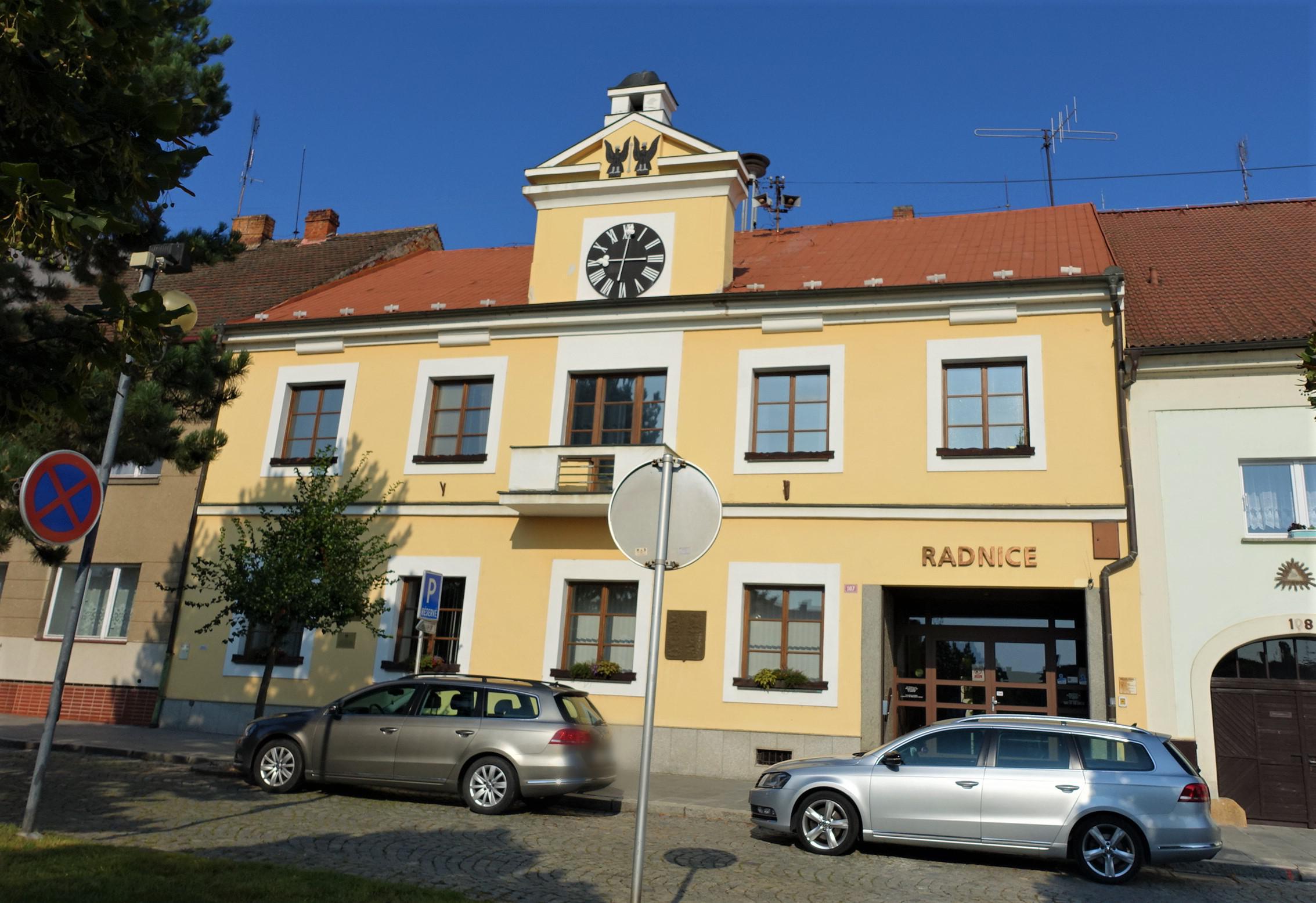 Přeštice - městský úřad foto 3
