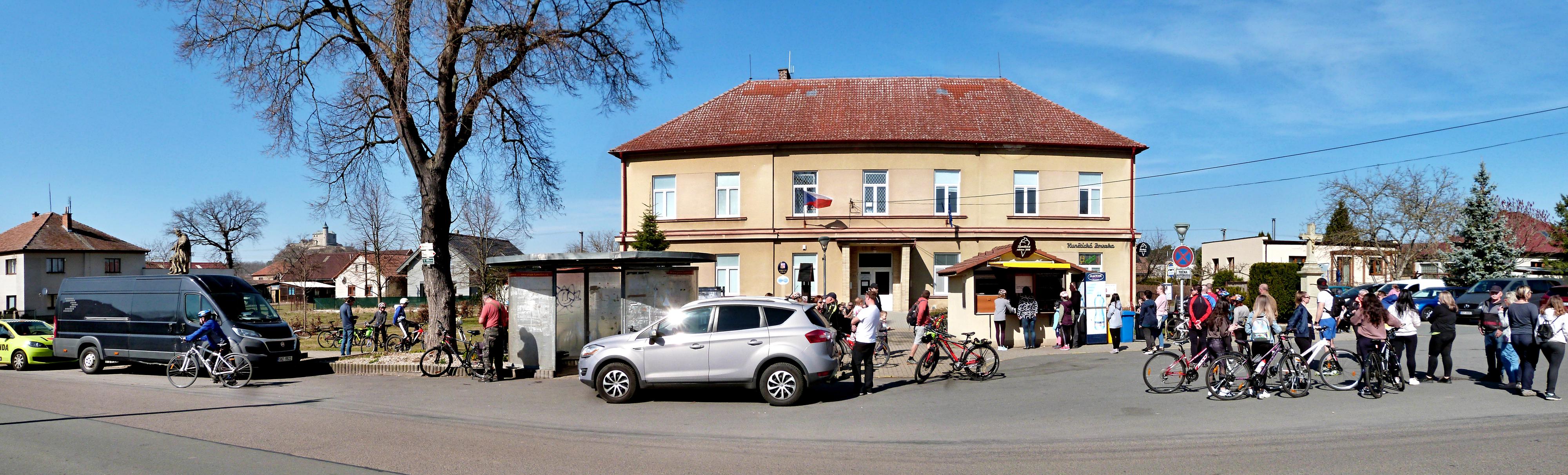 Kunětice - obecní úřad foto 3