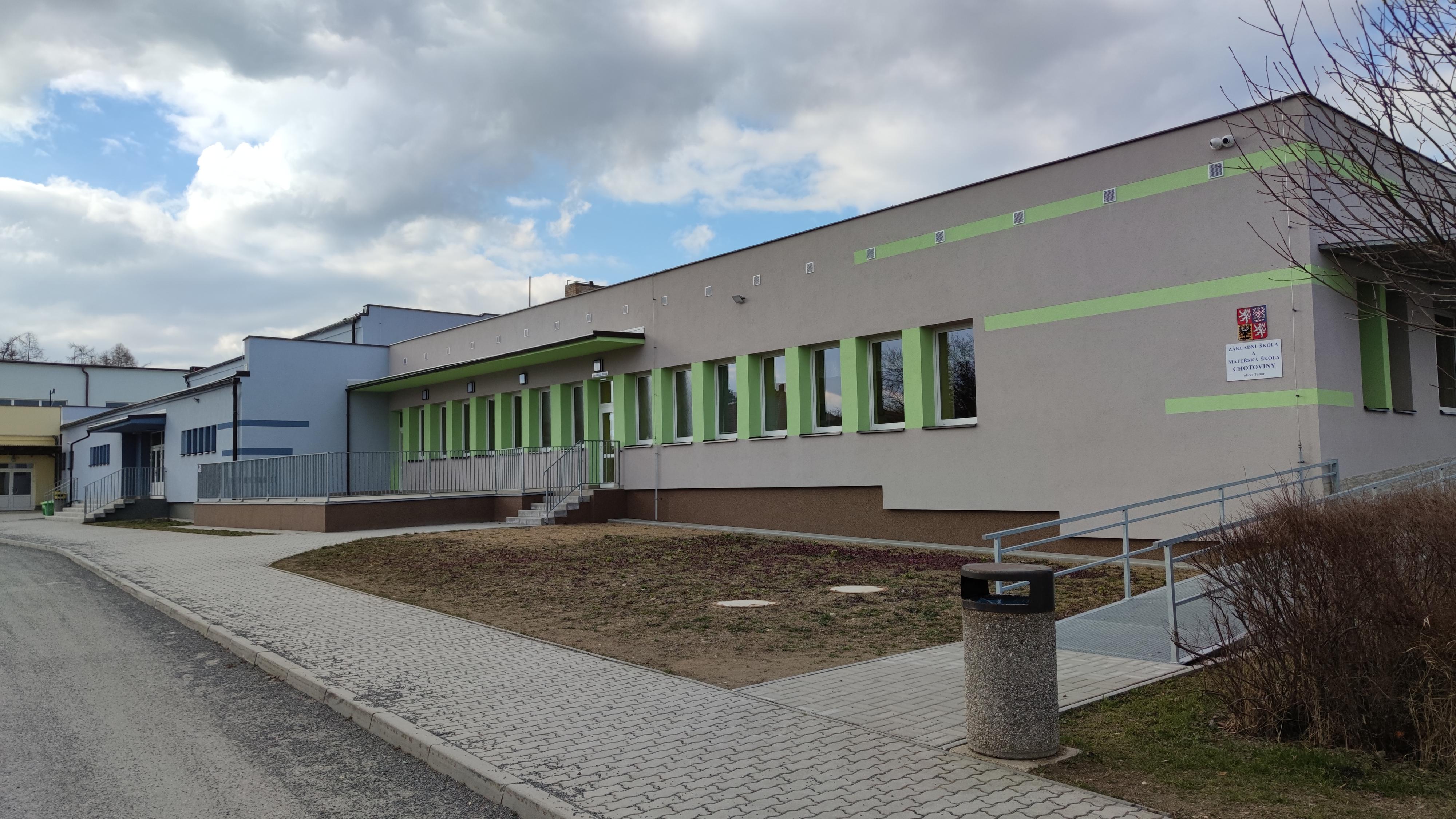 ZŠ a MŠ Chotoviny, Rudé armády foto 2