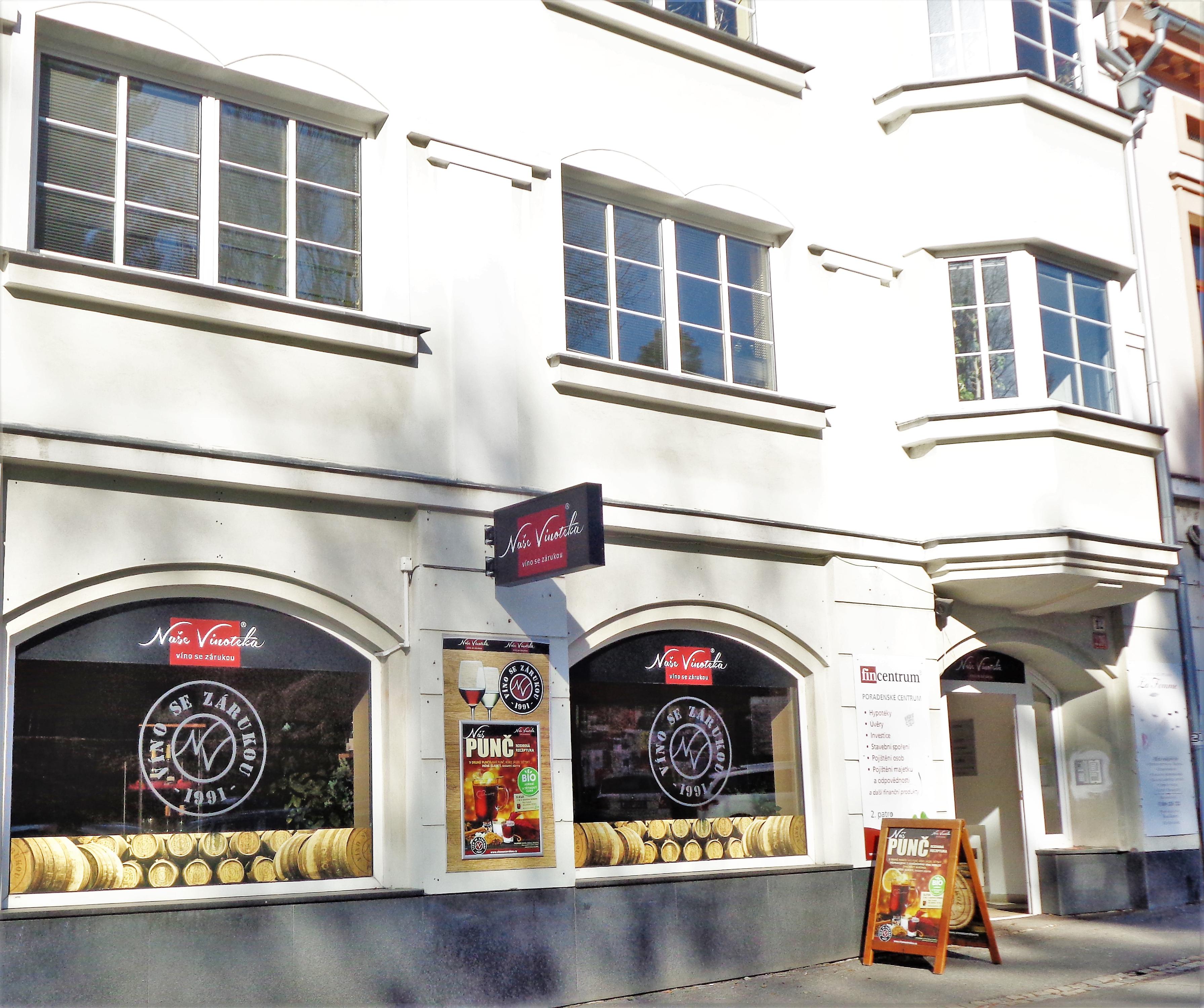 Naše Vinotéka - víno se zárukou foto 2