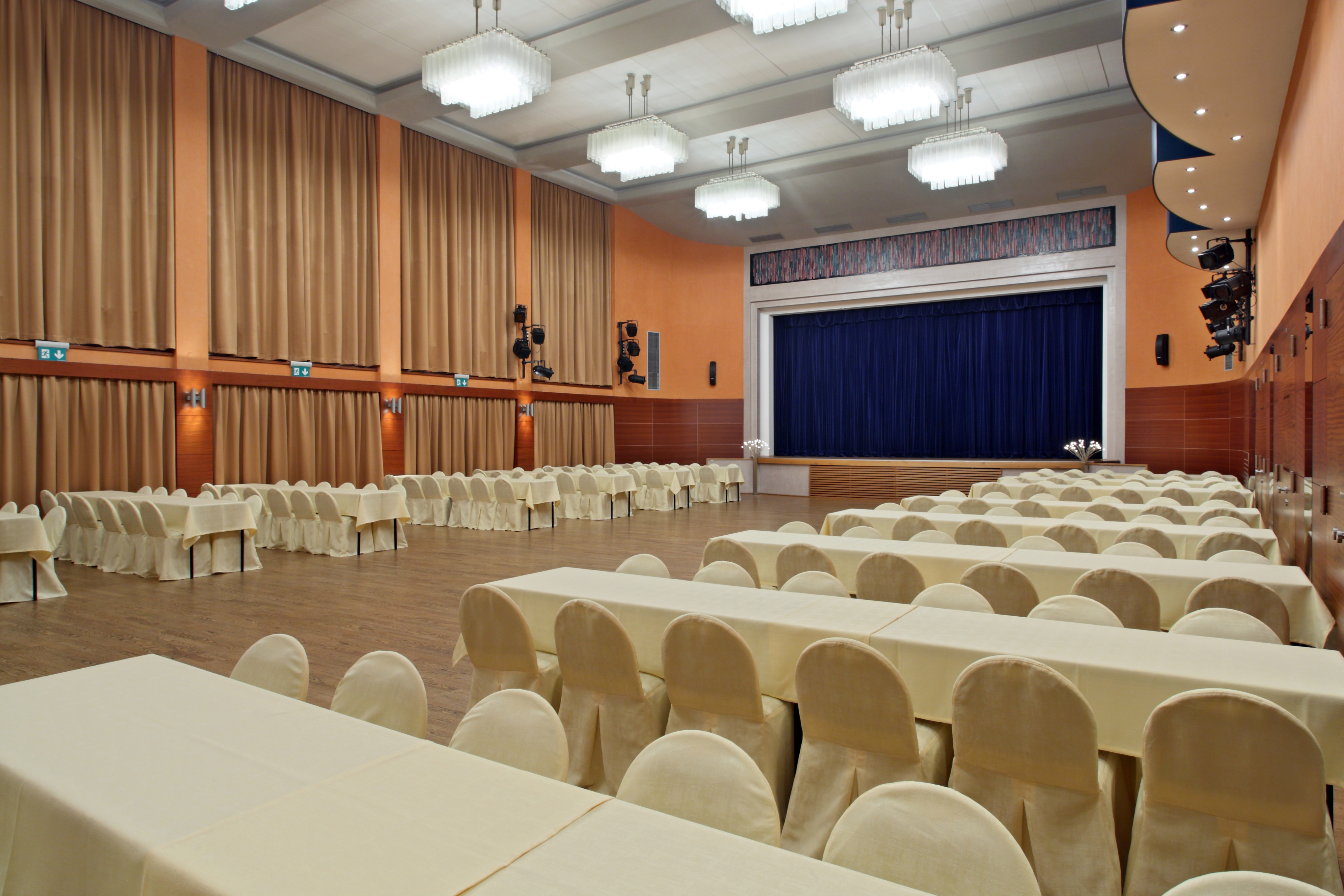 Kulturní dům TRISIA foto 3