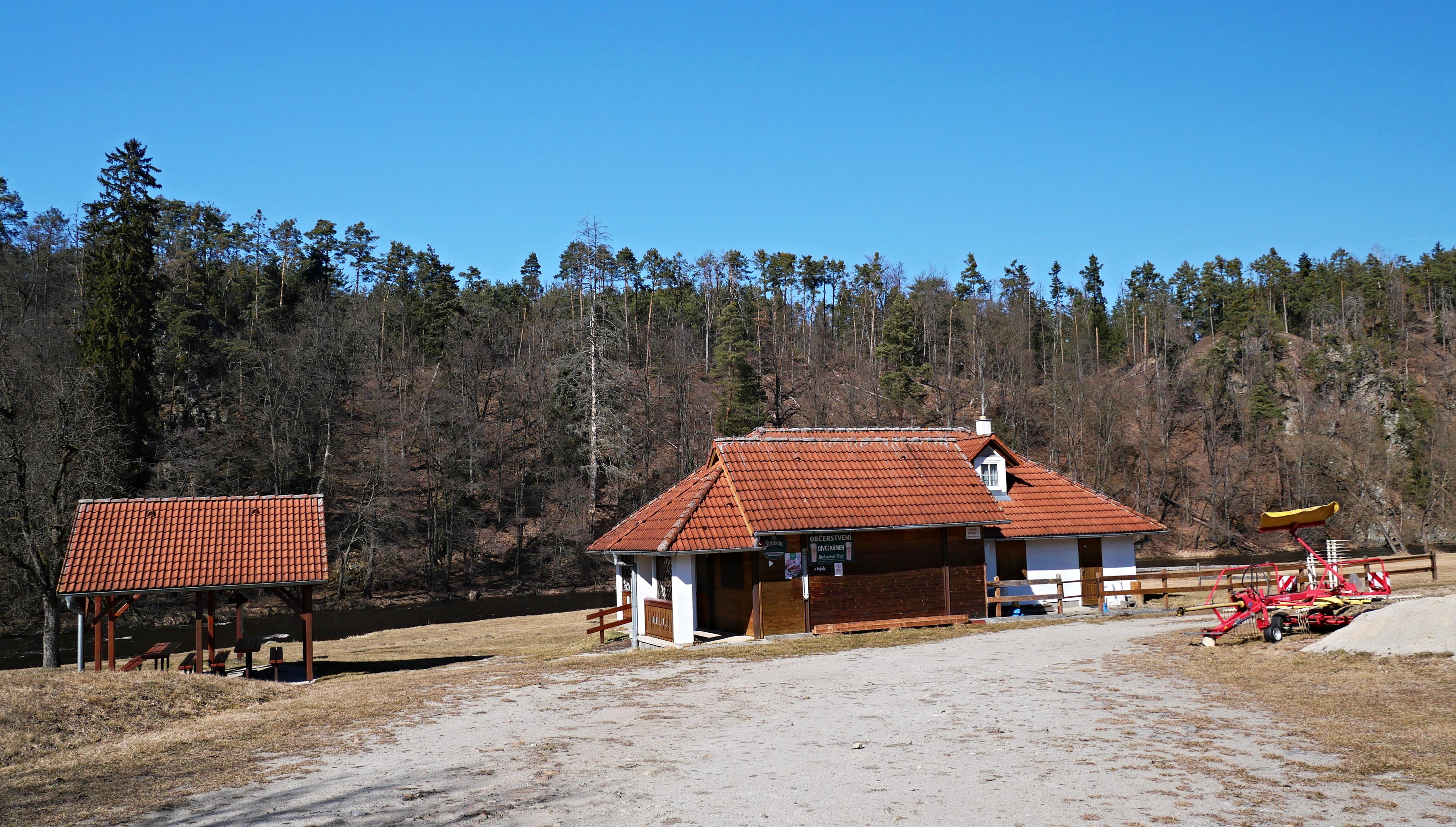 Tábořiště Dívčí kámen - občerstvení