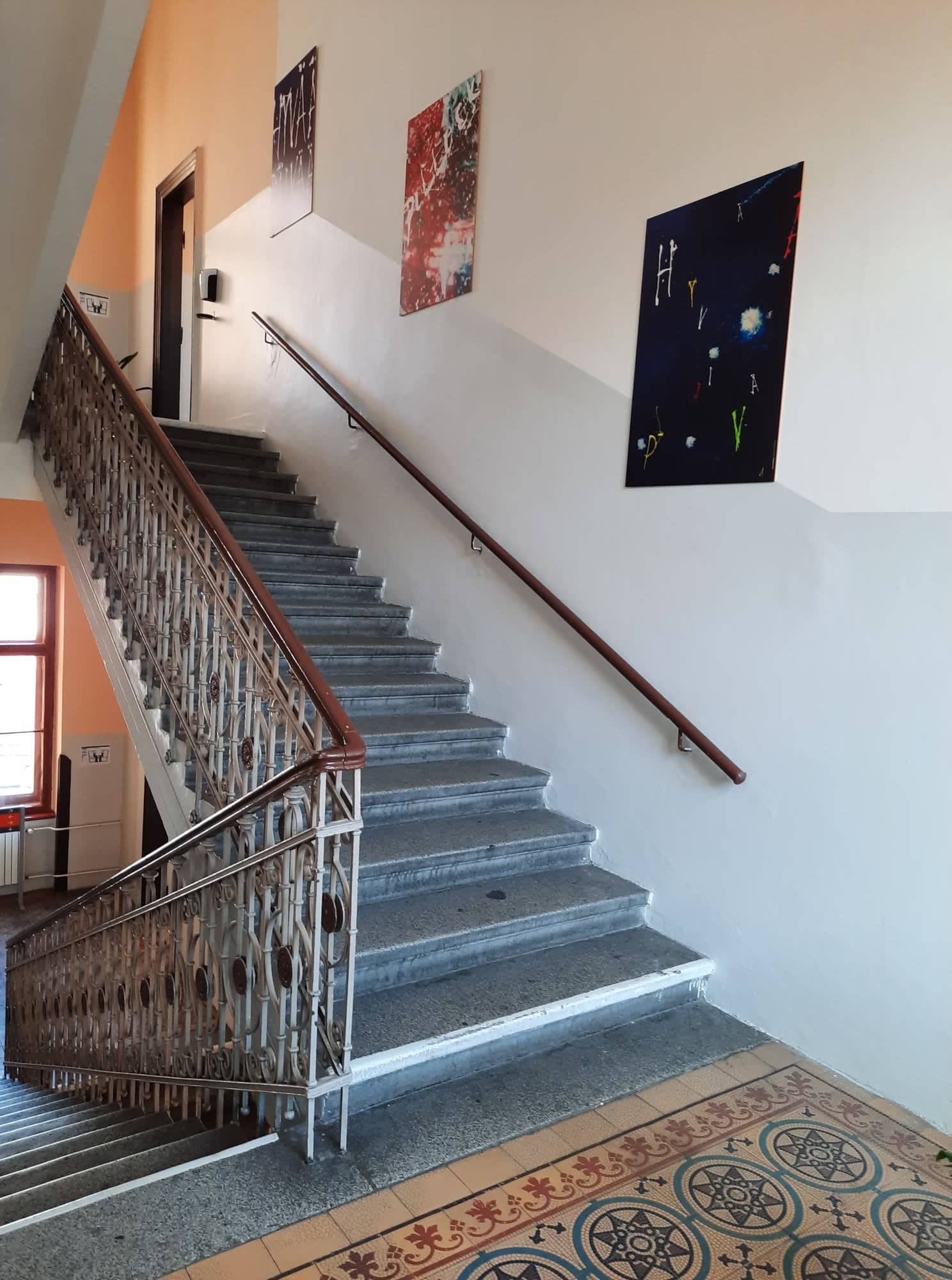 Jazyková škola s právem státní jazykové zkoušky Plzeň foto 2