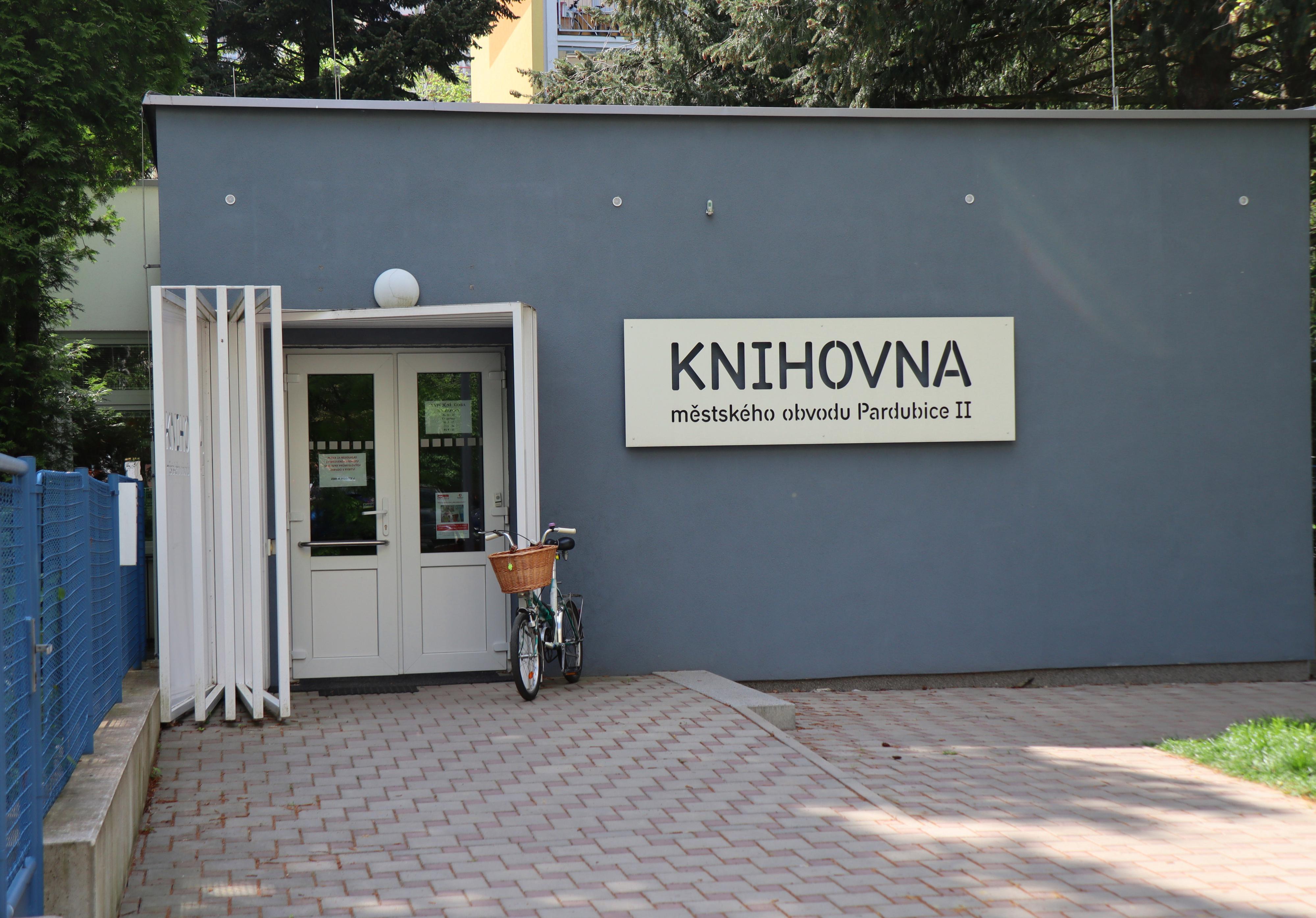 Knihovna Polabiny foto 3