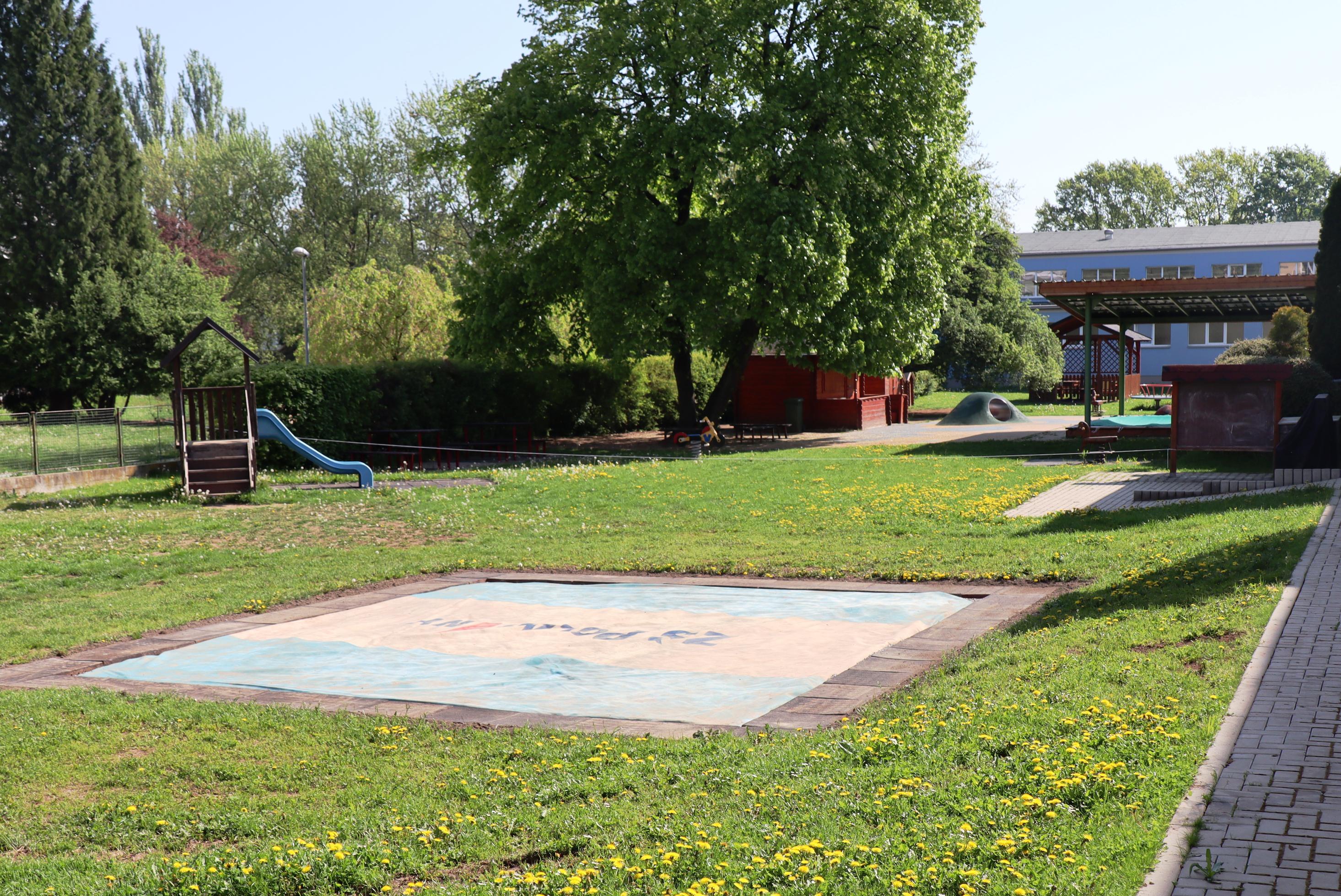 ZŠ Pardubice-Polabiny, Družstevní foto 6