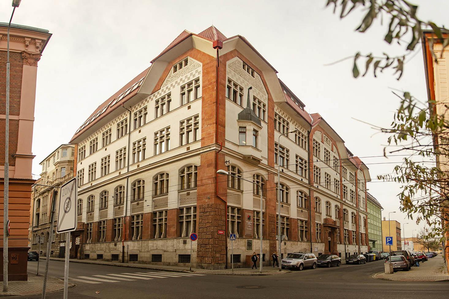 Střední odborná škola obchodu, užitého umění a designu, Plzeň - prodejna