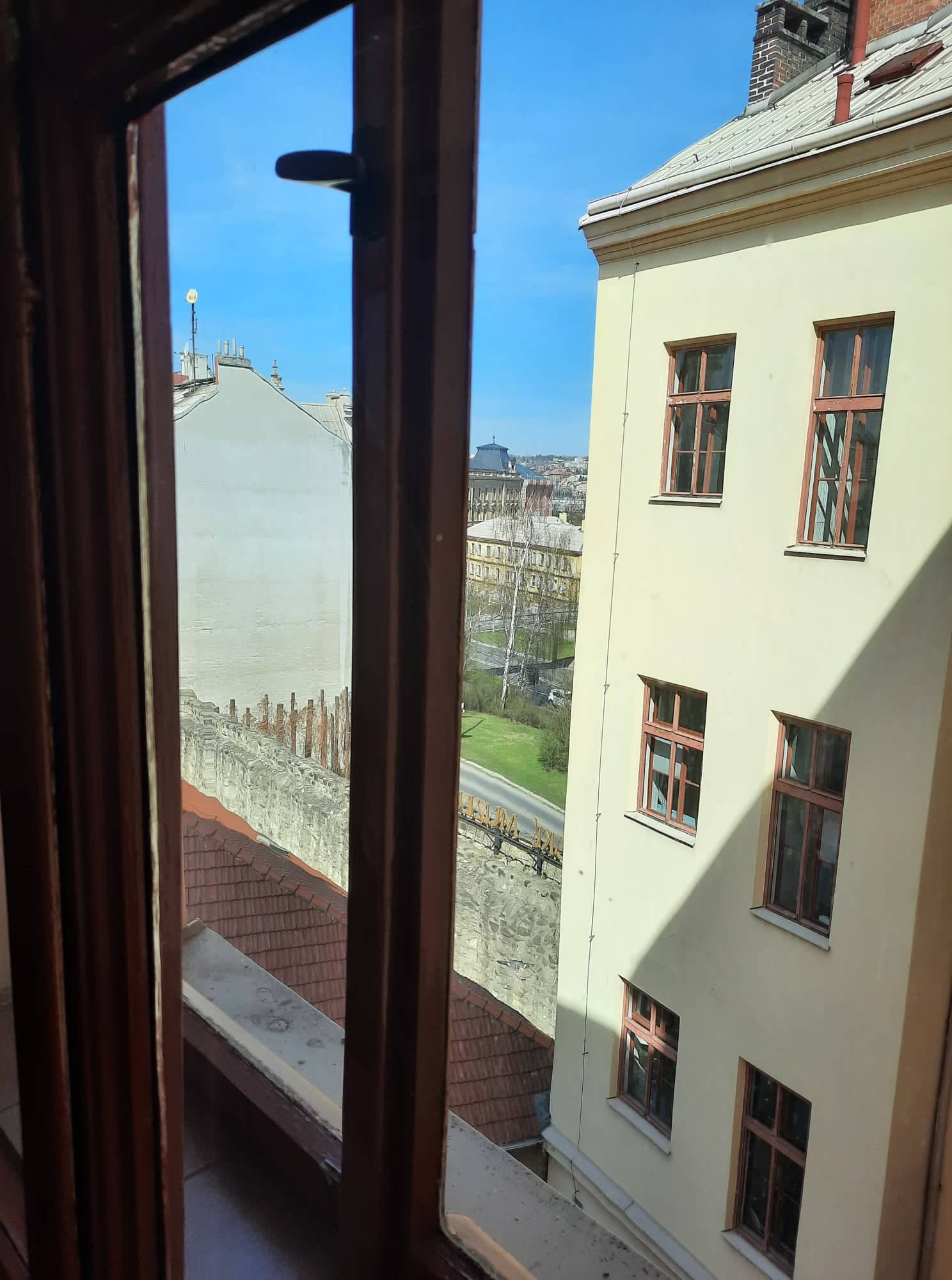 Jazyková škola s právem státní jazykové zkoušky Plzeň foto 5