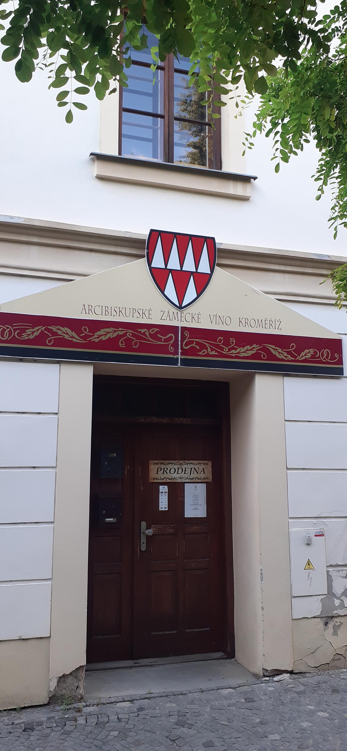 Arcibiskupské zámecké víno Kroměříž foto 2