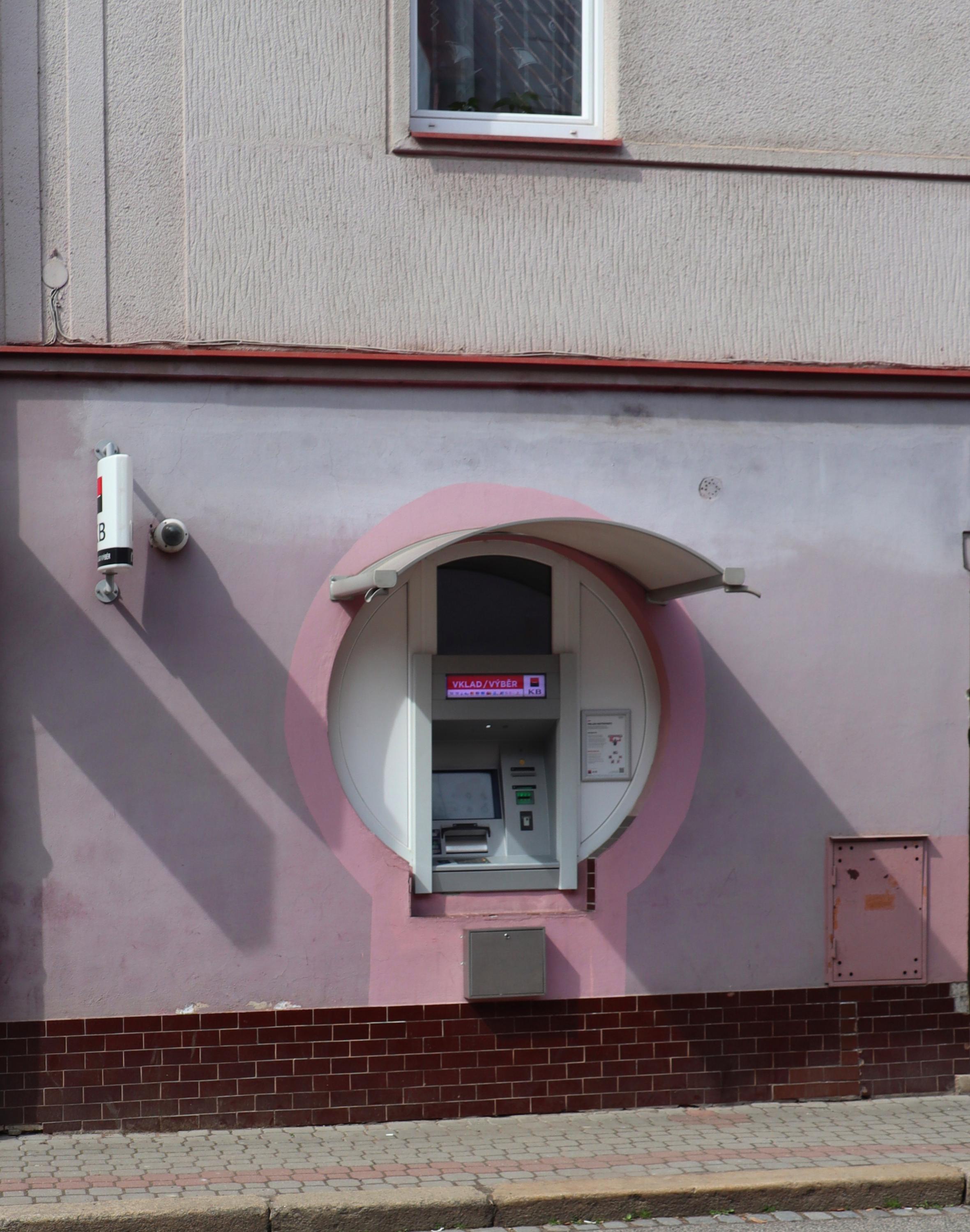 Bankomat Komerční banky foto 2