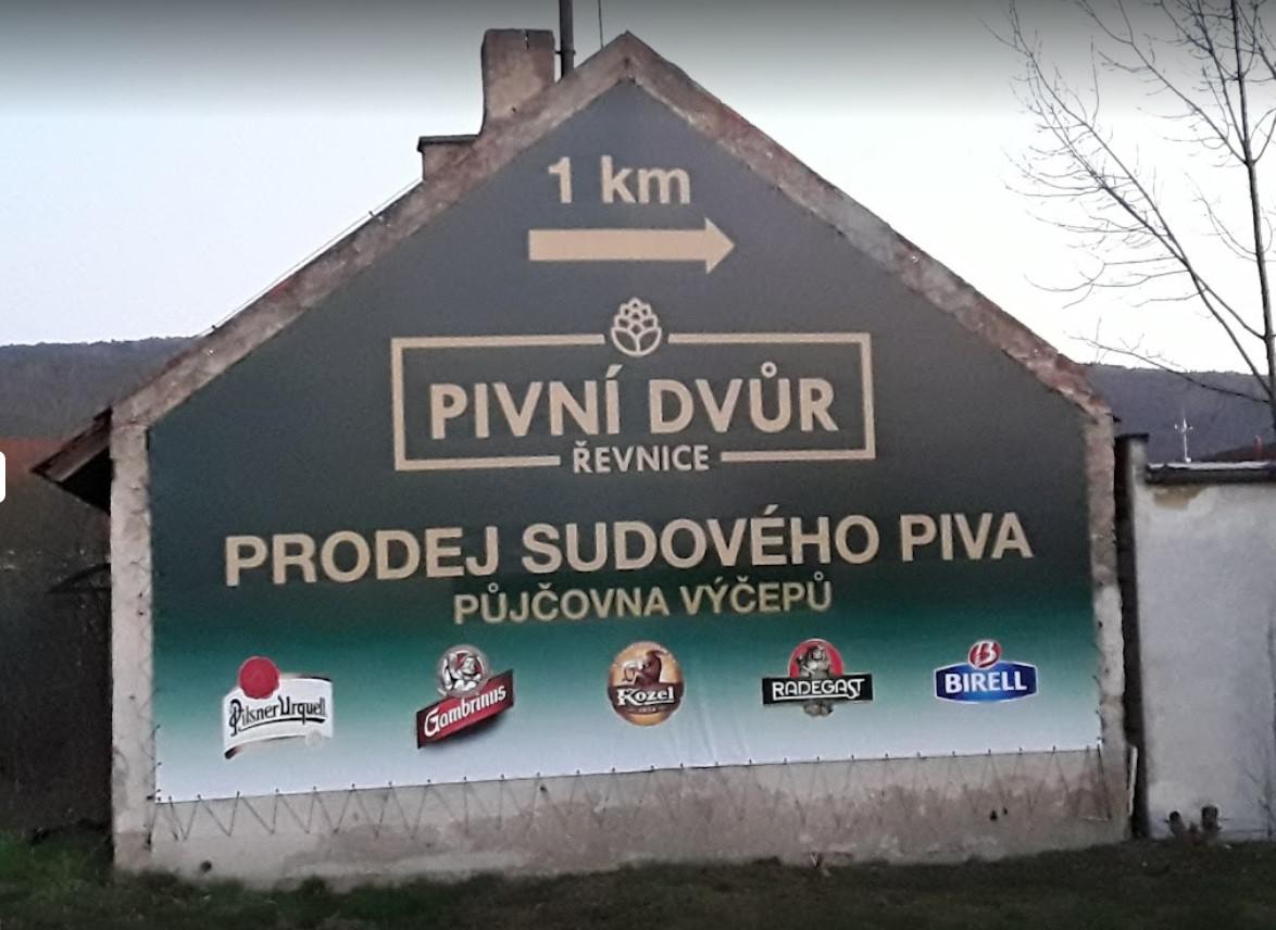 Pivní dvůr