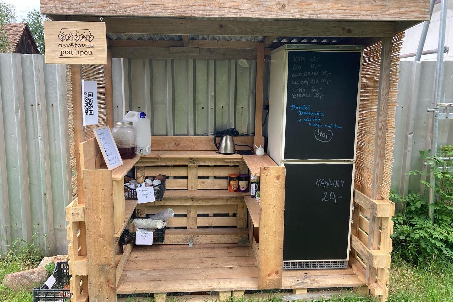Osvěžovna pod lípou