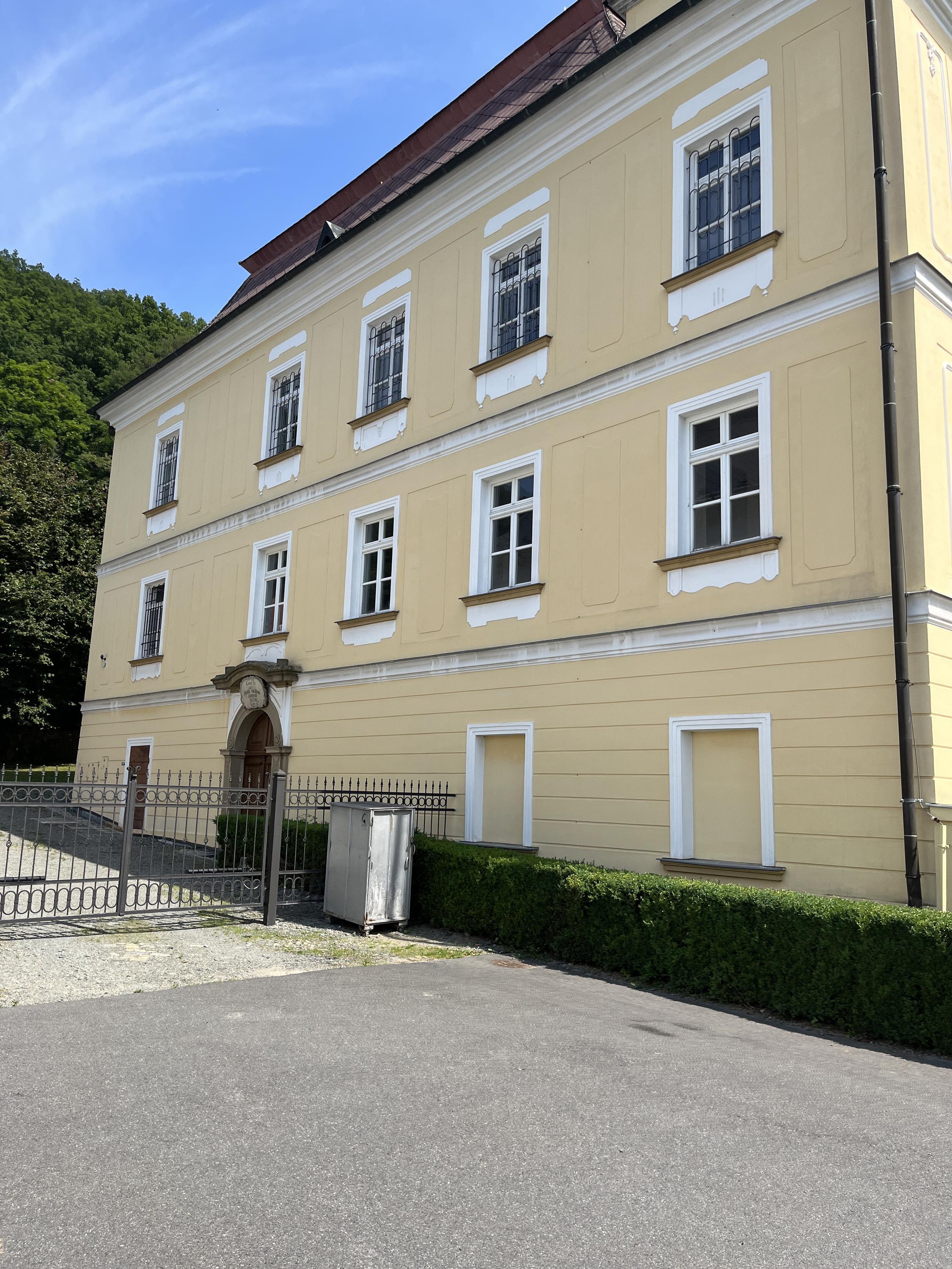 Dětský domov se školou, ZŠ a školní jídelna Veselíčko foto 4
