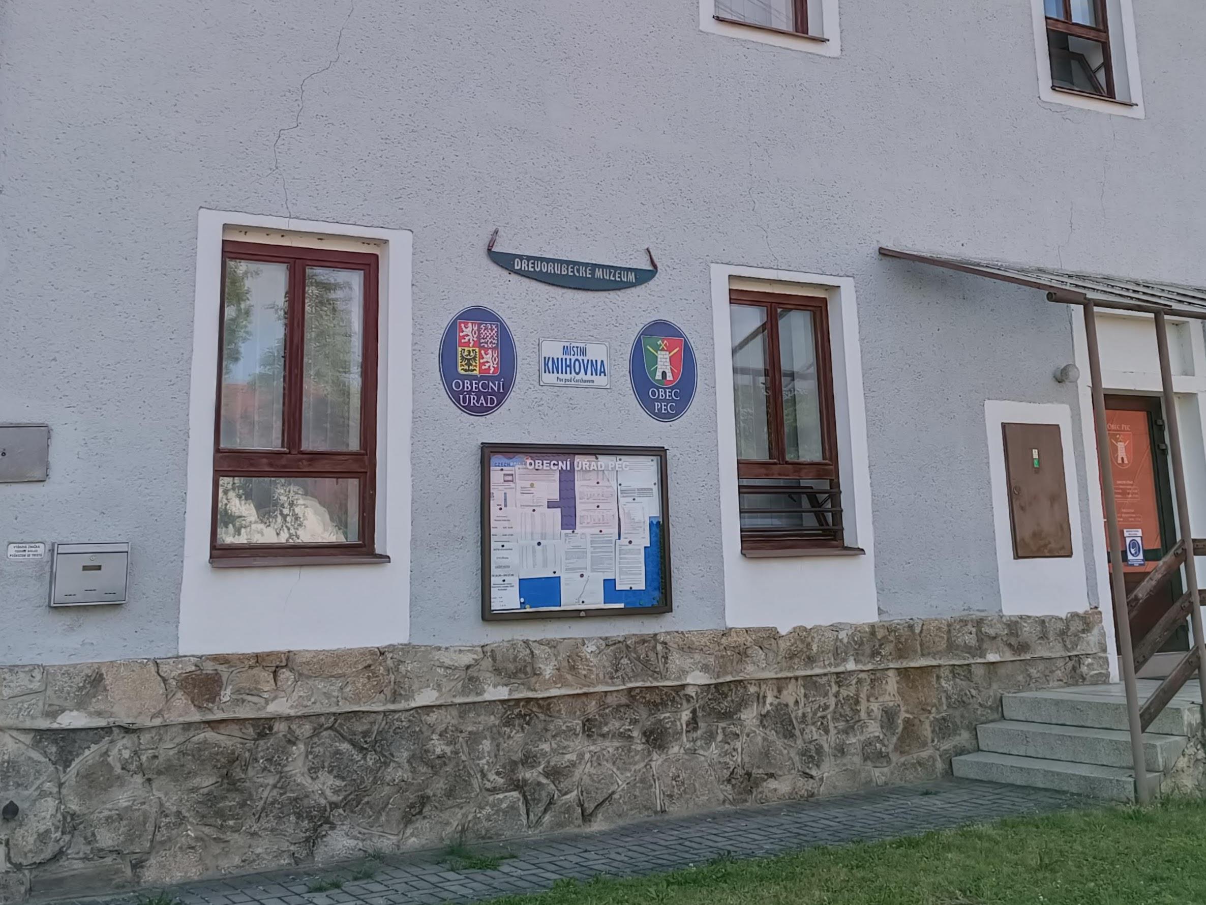 Místní knihovna Pec