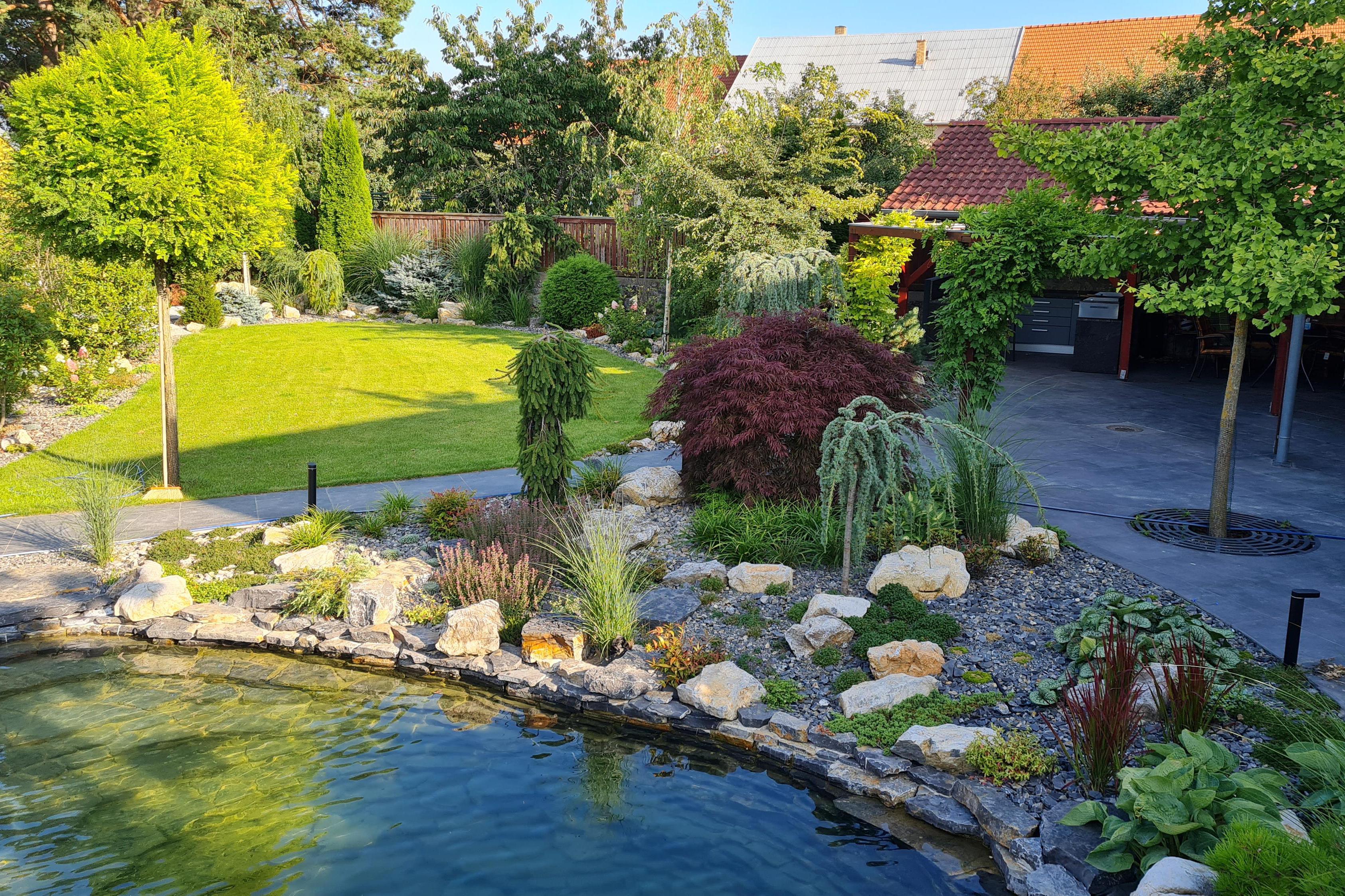 Návrhy a realizace zahrad Hana Oškrdalová