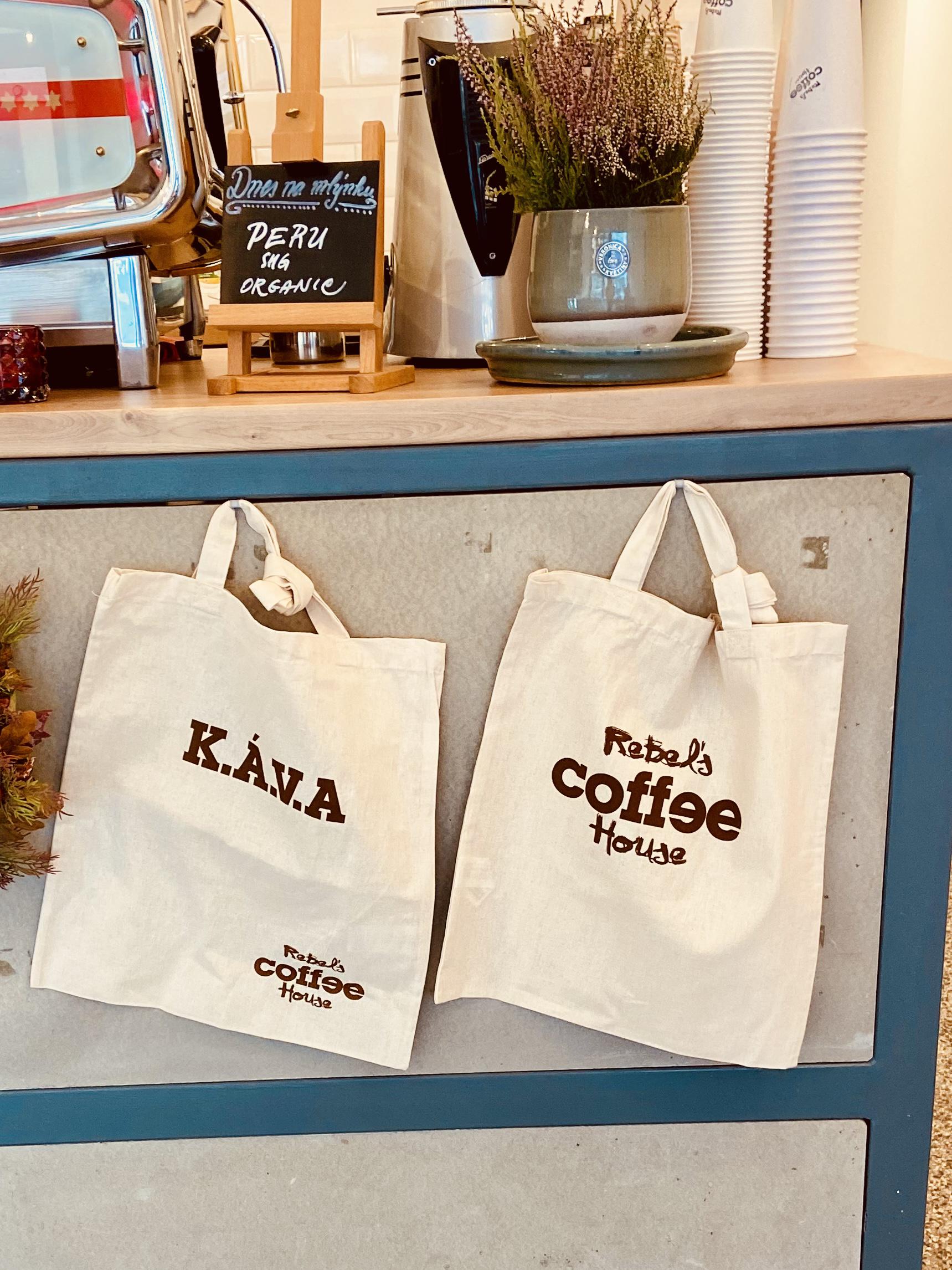 Rebel's Coffee House - kavárna s pražírnou foto 2