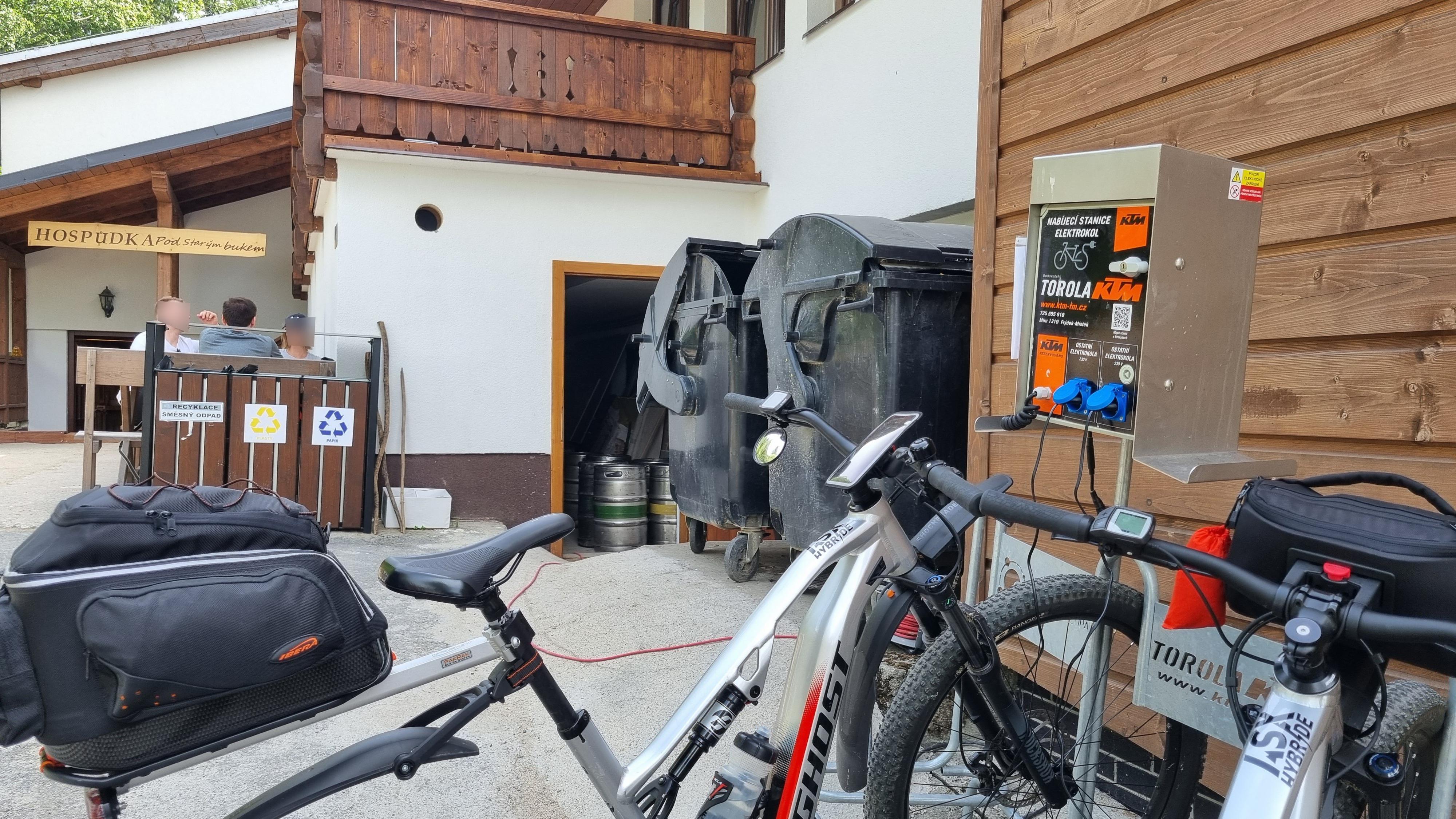 Hospůdka Pod Starým bukem - nabíjecí stanice foto 2