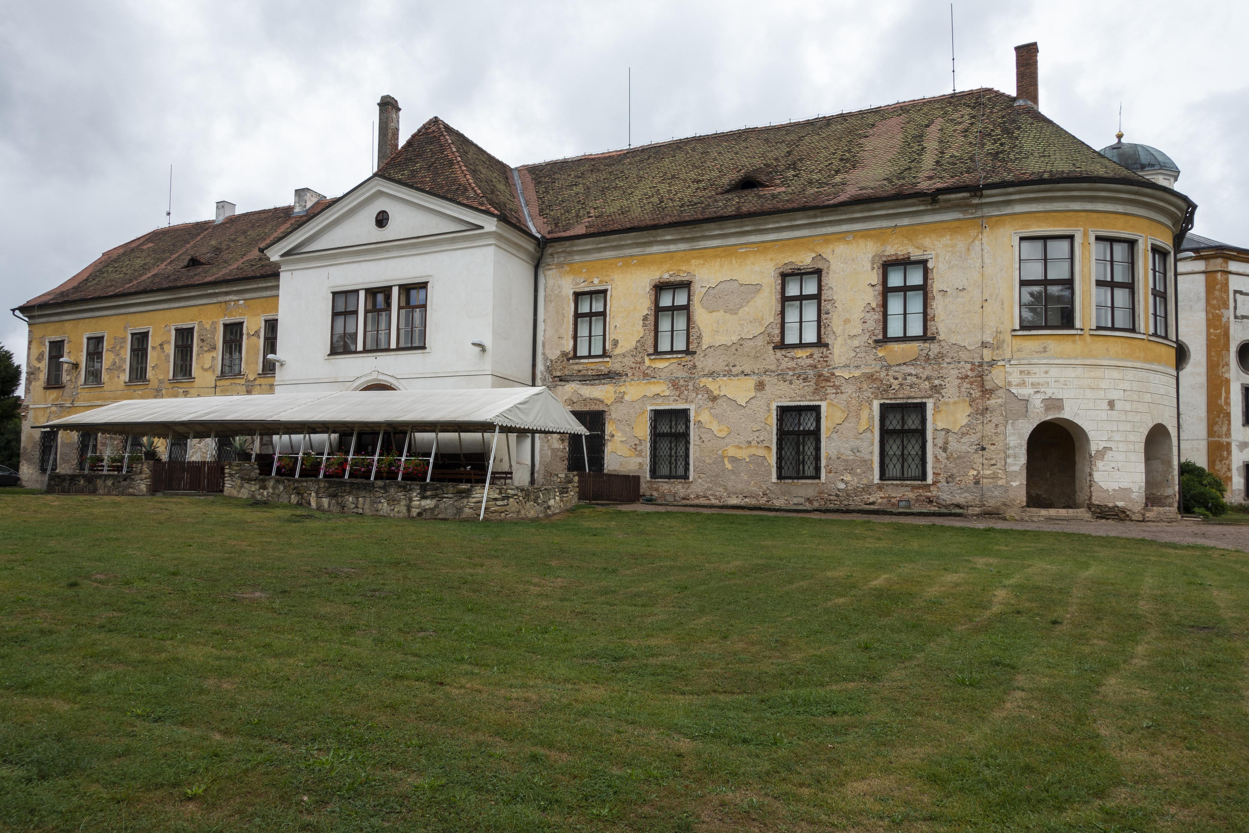 Restaurace Zámek Choltice foto 3