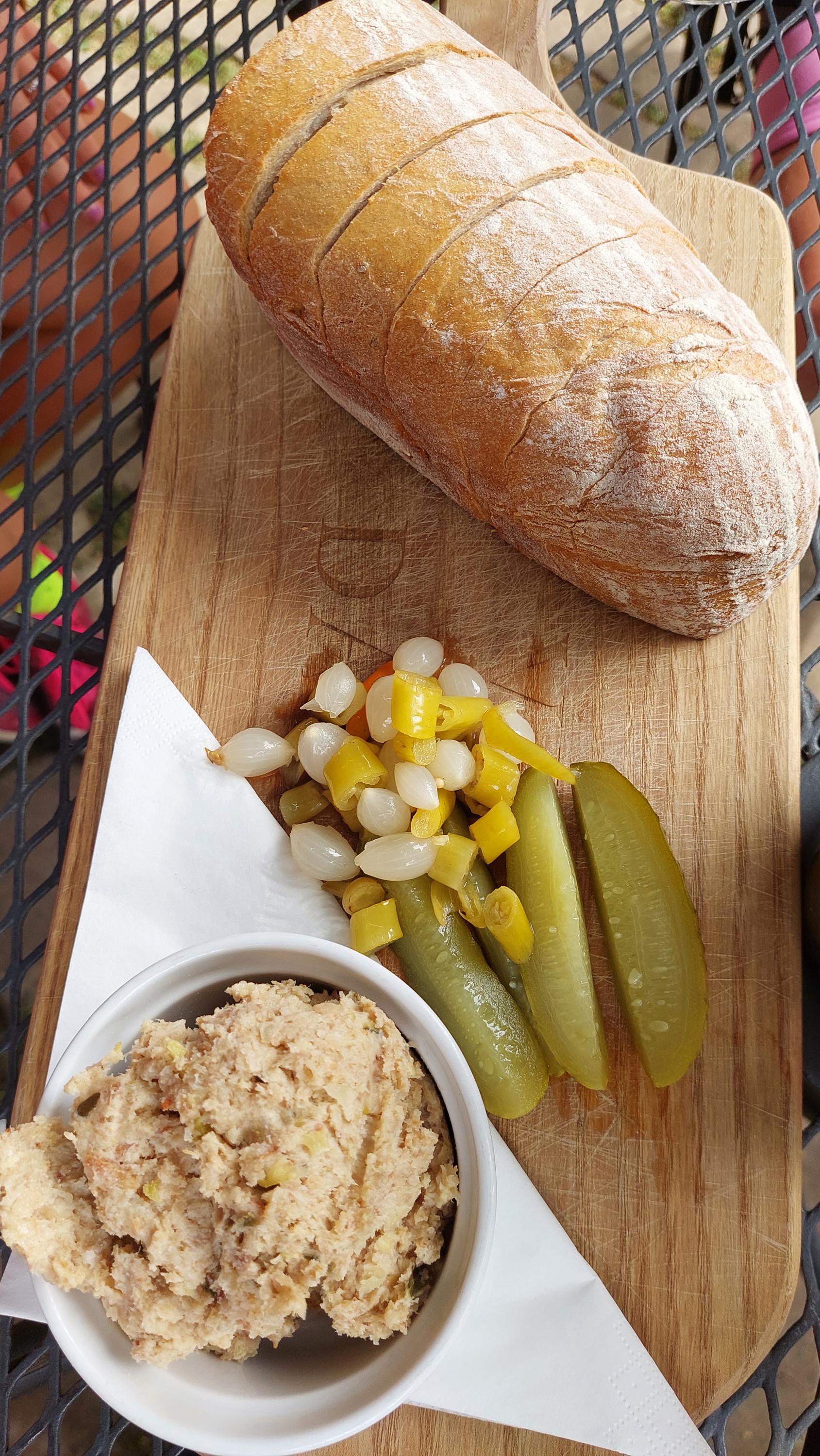 Restaurace Mezi vinicemi foto 3