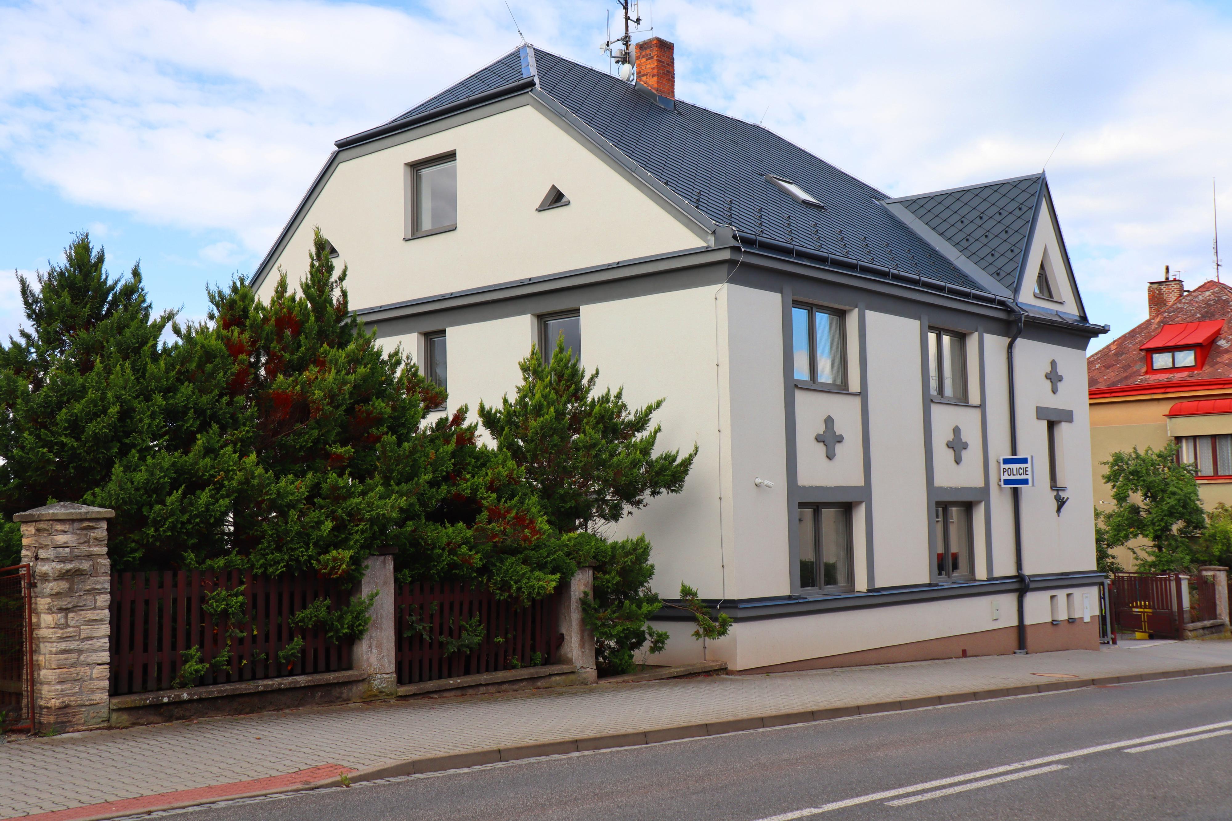 Policie ČR - Obvodní oddělení Červený Kostelec foto 3