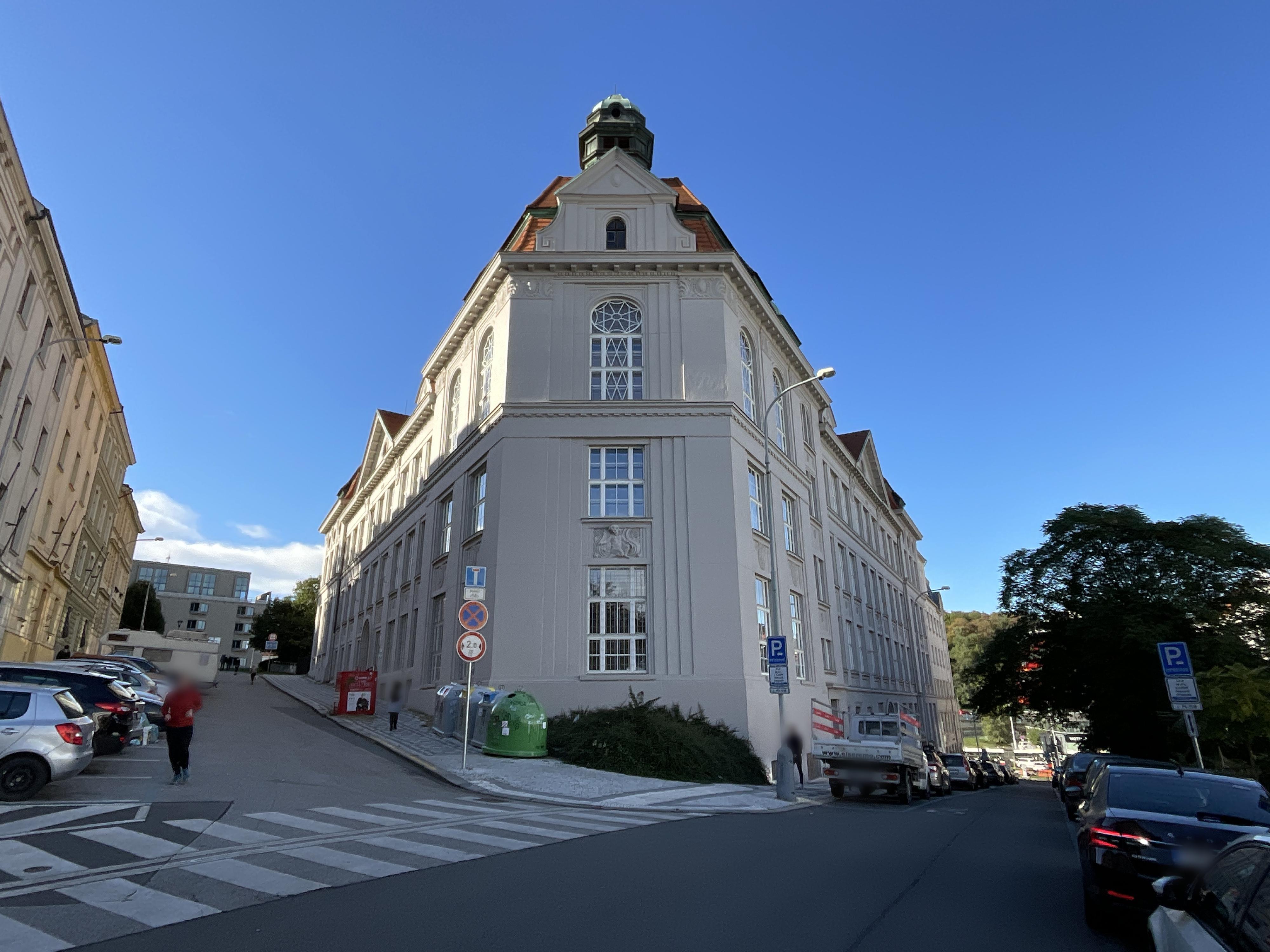 GYMNÁZIUM NA ZATLANCE foto 4