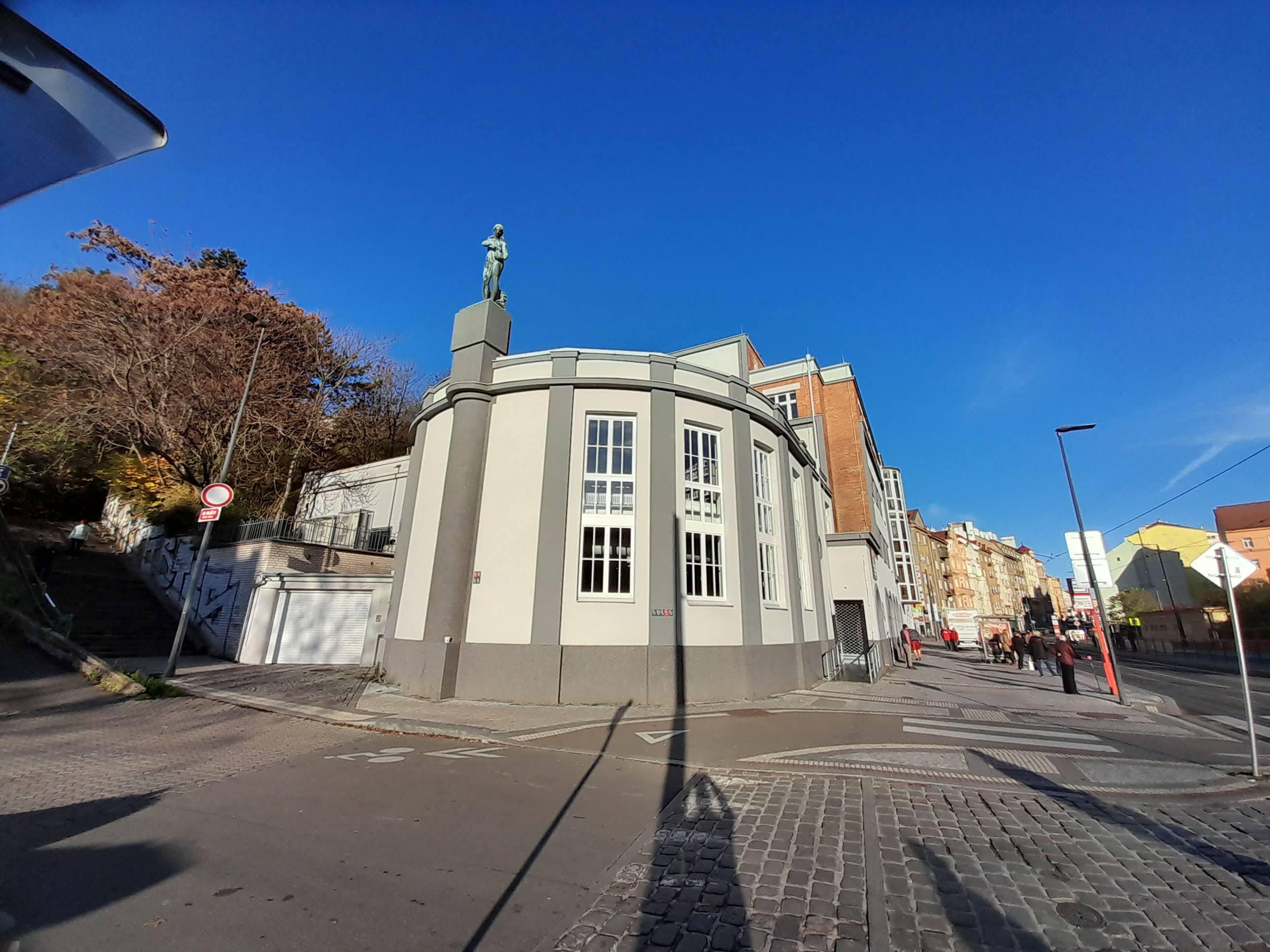 Městská knihovna v Praze - Jezerka foto 5