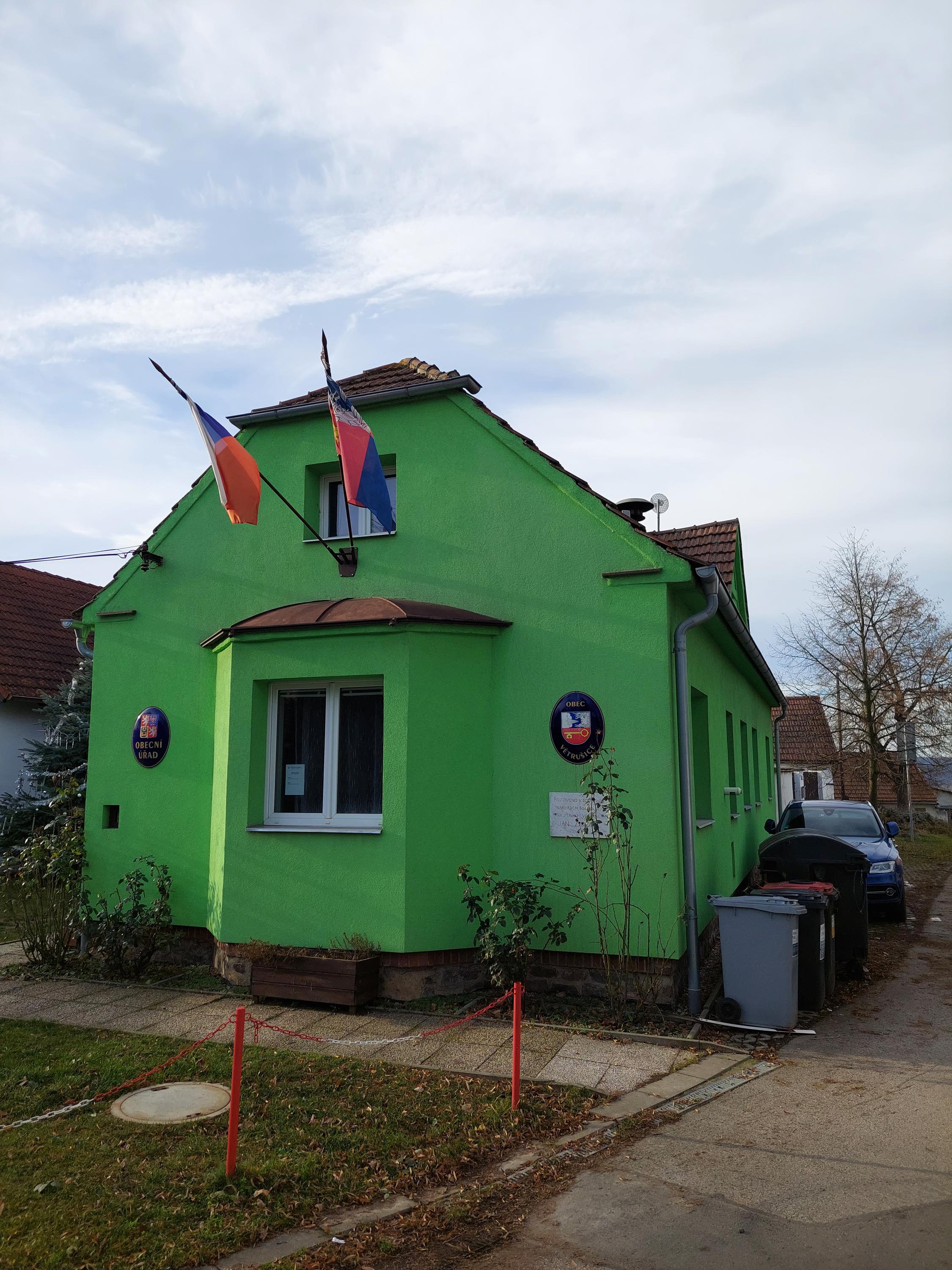 Větrušice - obecní úřad foto 2