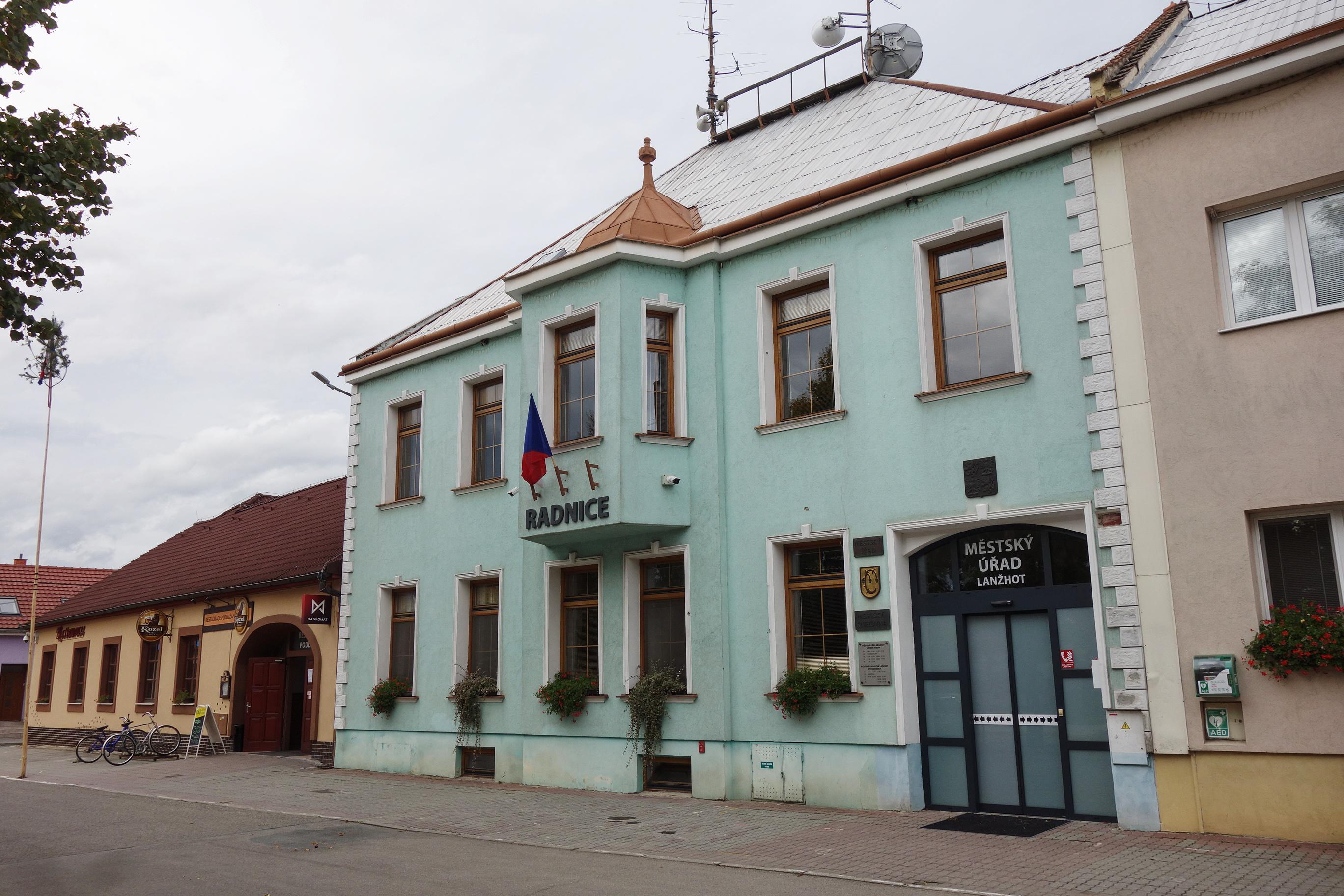 Lanžhot - městský úřad foto 3
