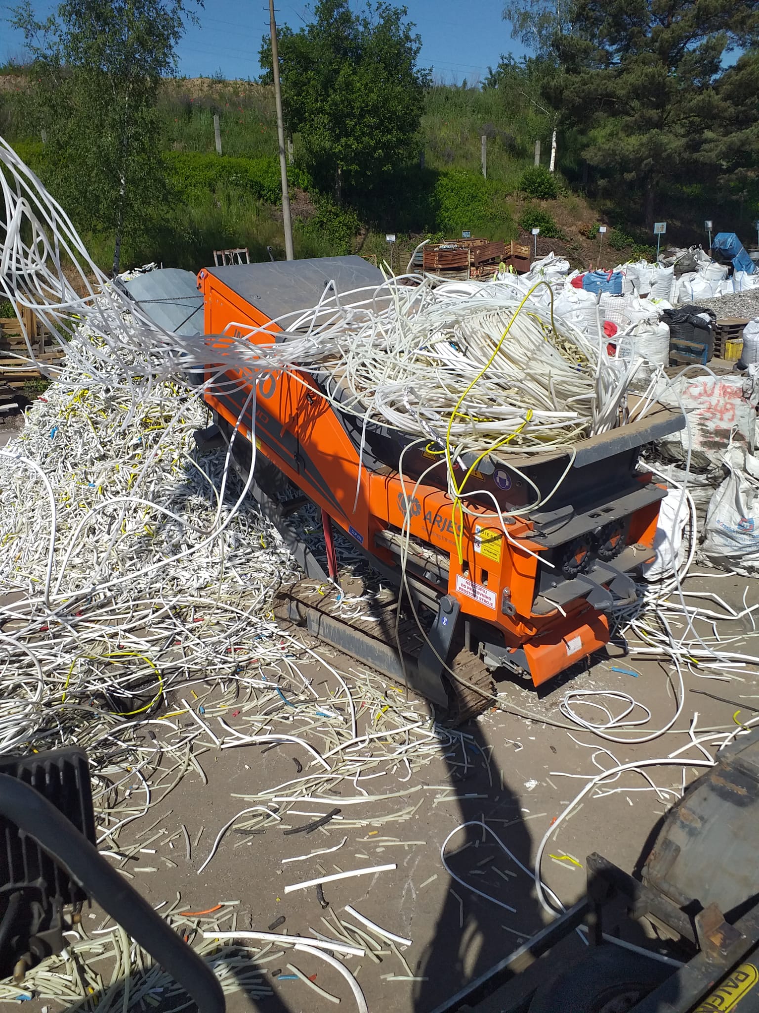 MALINA - VRŠE - Drcení materiálu, štěpkování dřeva foto 5