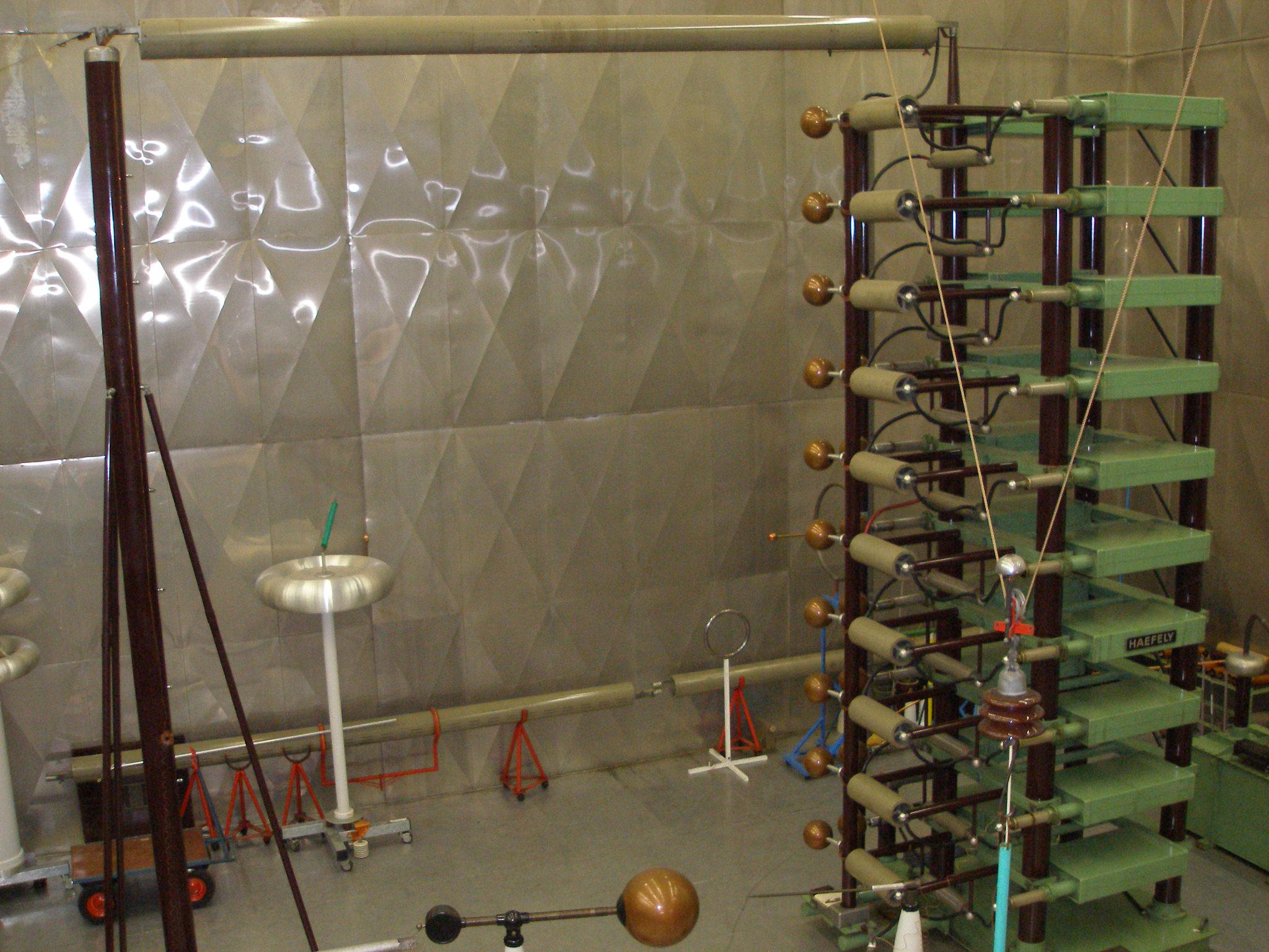 České vysoké učení technické v Praze - Fakulta elektrotechnická foto 4