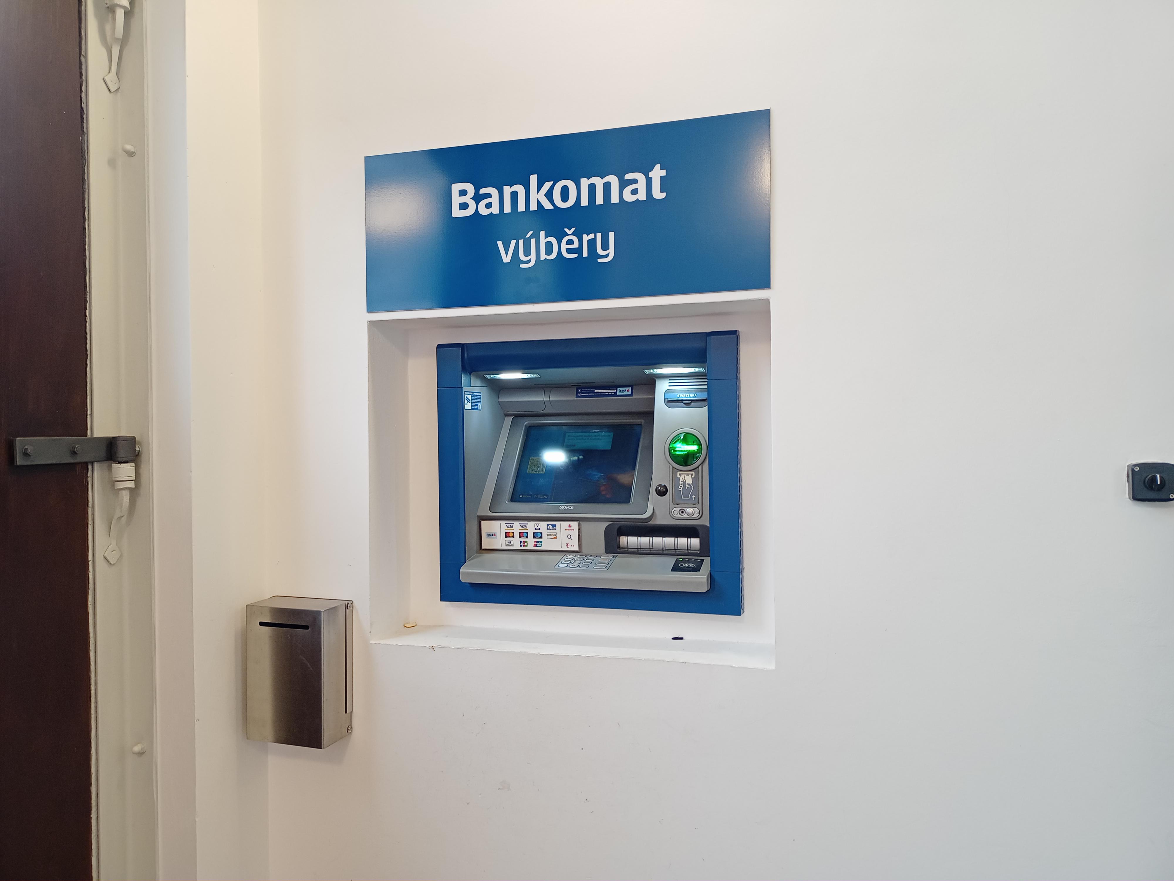 Bankomat České spořitelny foto 3