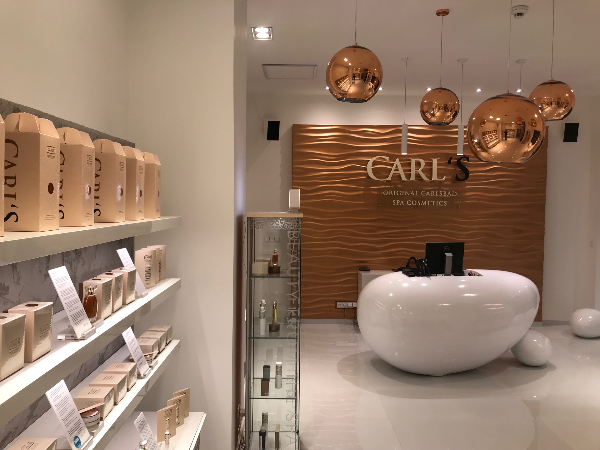 CARL`S Beauty Center Vřídelní foto 3