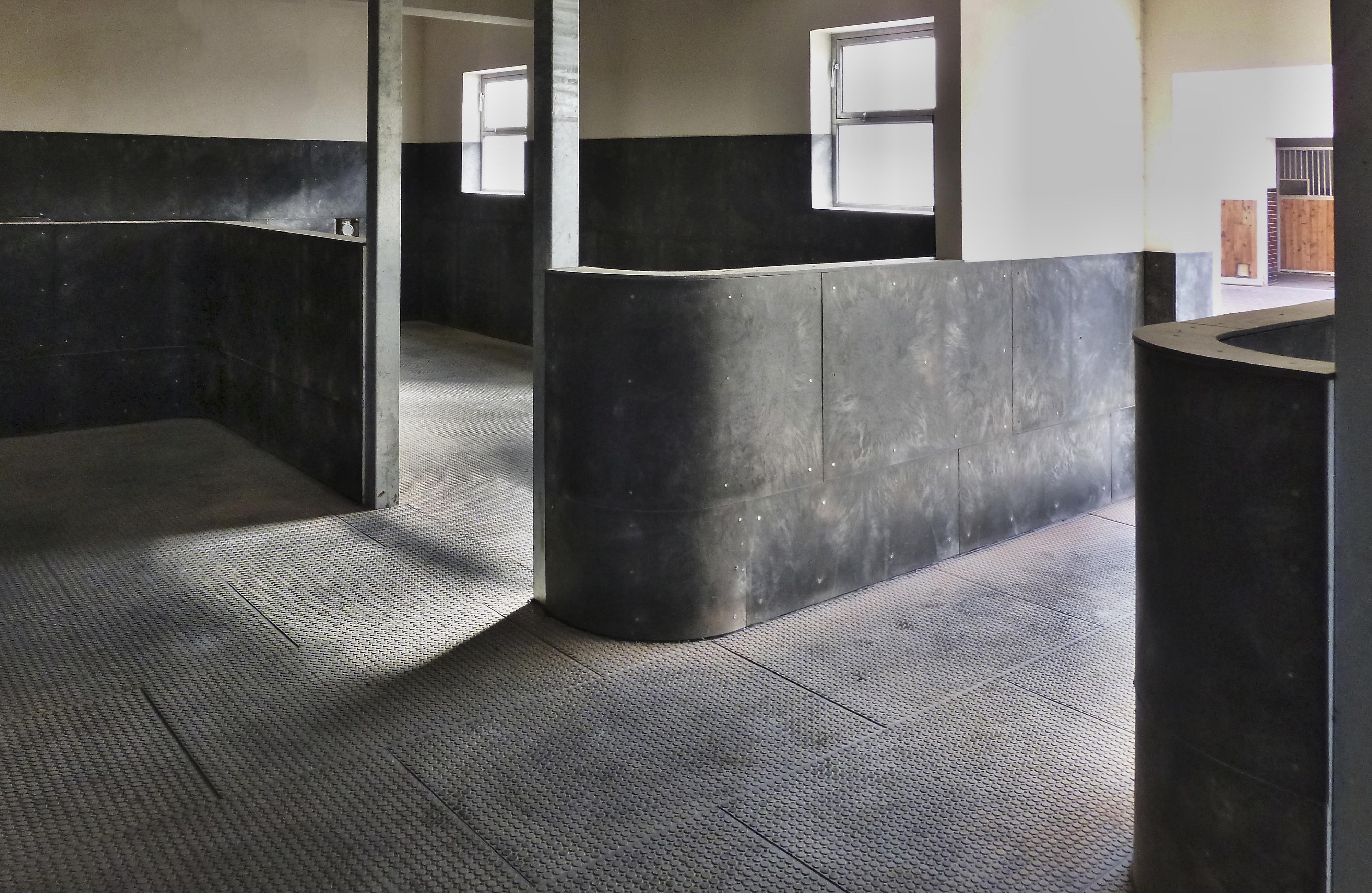 BREVA Servis s.r.o. - deskové PVC podlahy, komponenty dopravního značení foto 3