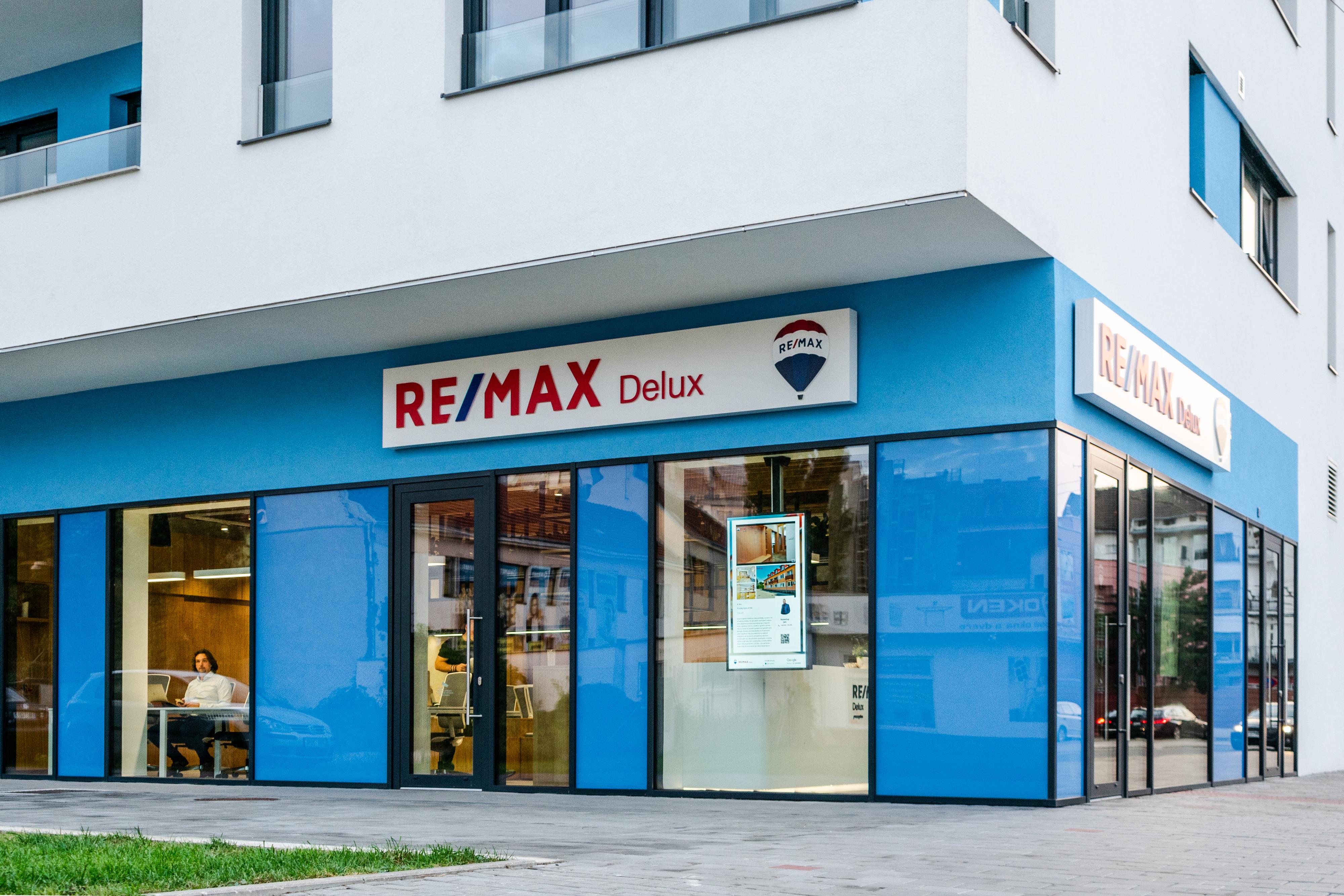 Makléř společnosti Remax DELUX - Ing. Petr Kratochvíl foto 2