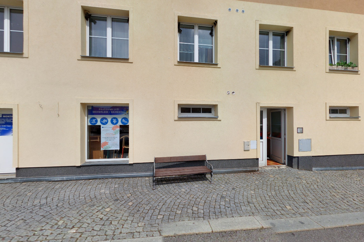 Půjčovna lyží Montana foto 2