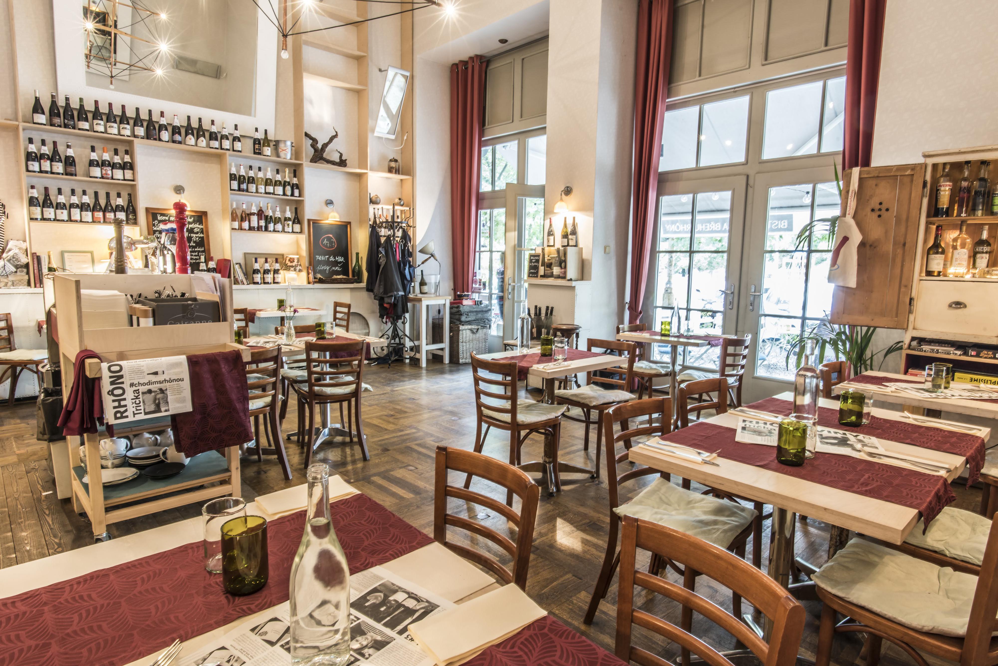 Bistro a vinárna Na břehu Rhôny