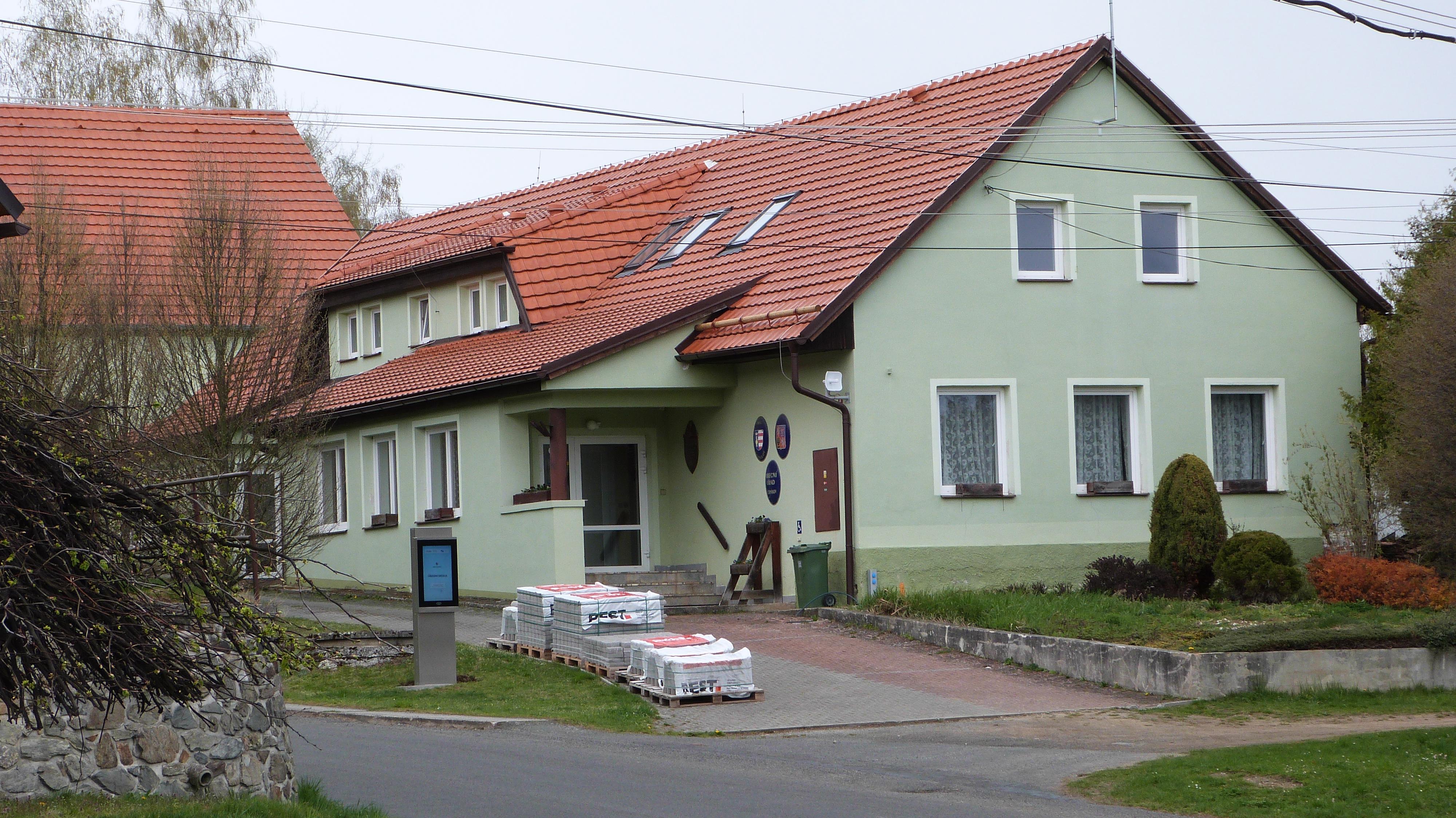 Černíkov - obecní úřad foto 2