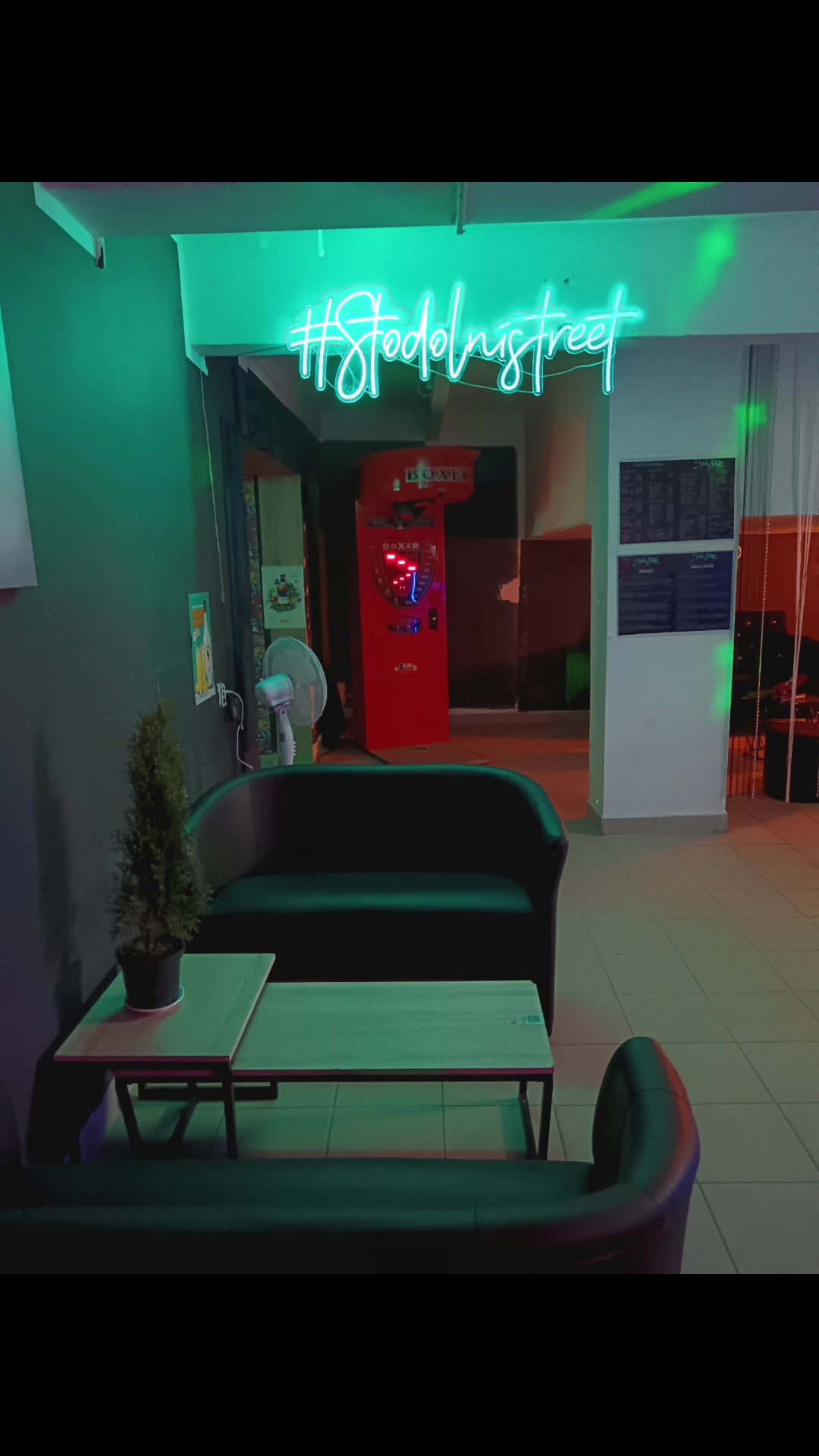 Newstage shisha louge foto 2 (náhled videa)