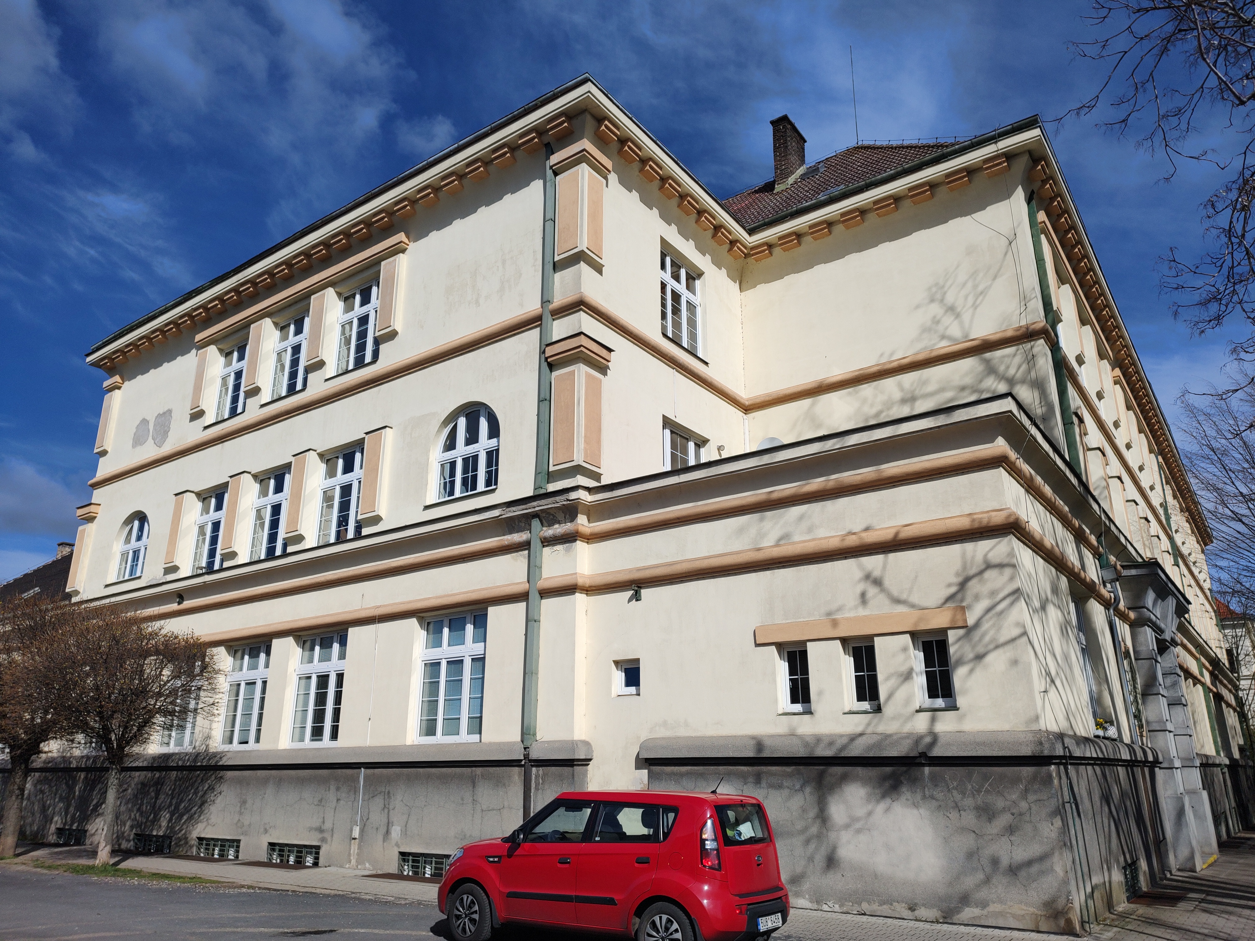 Gymnázium Lovosice, Sady pionýrů foto 3