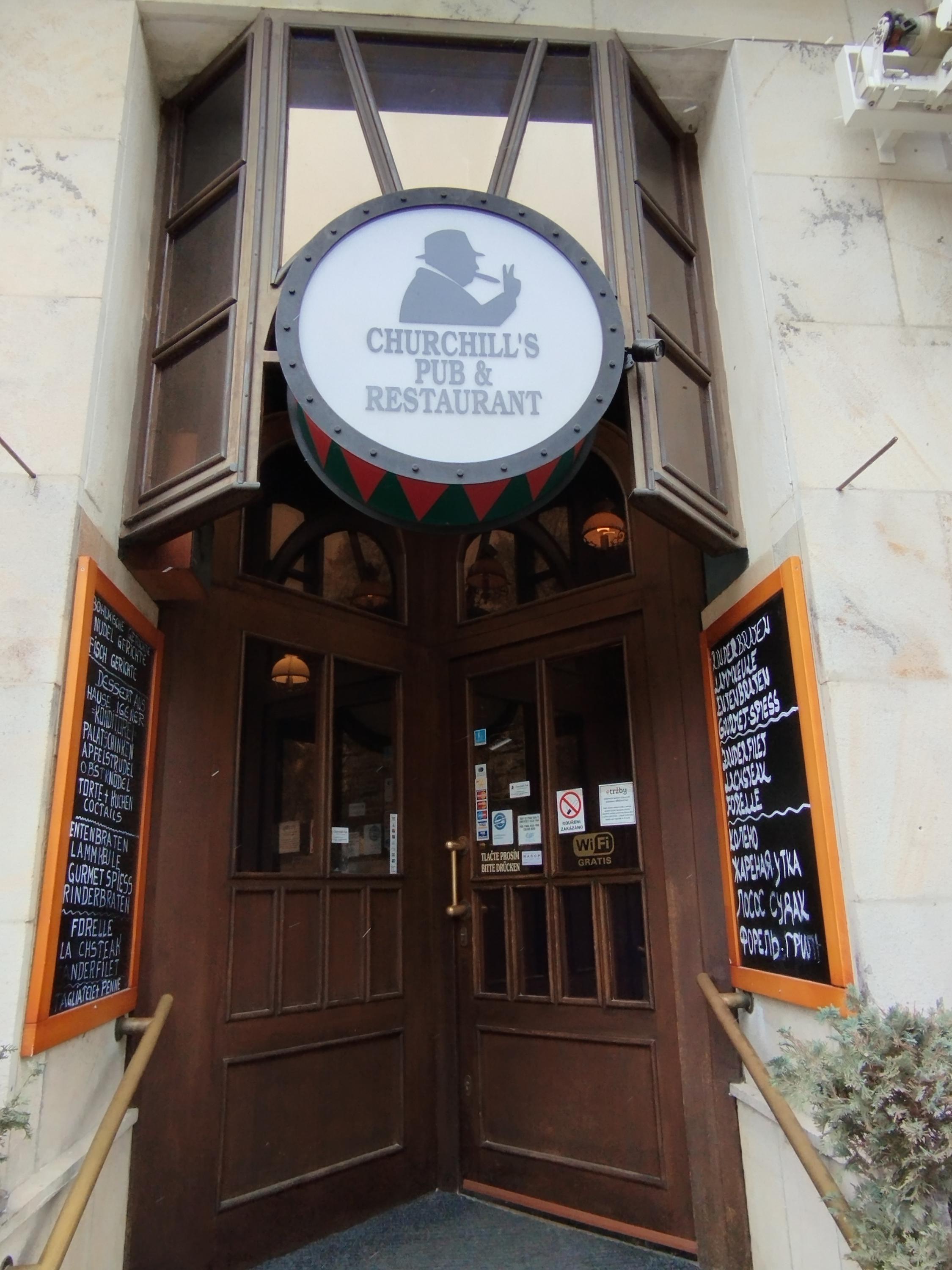 Churchill's Pub & Restaraunt foto 2