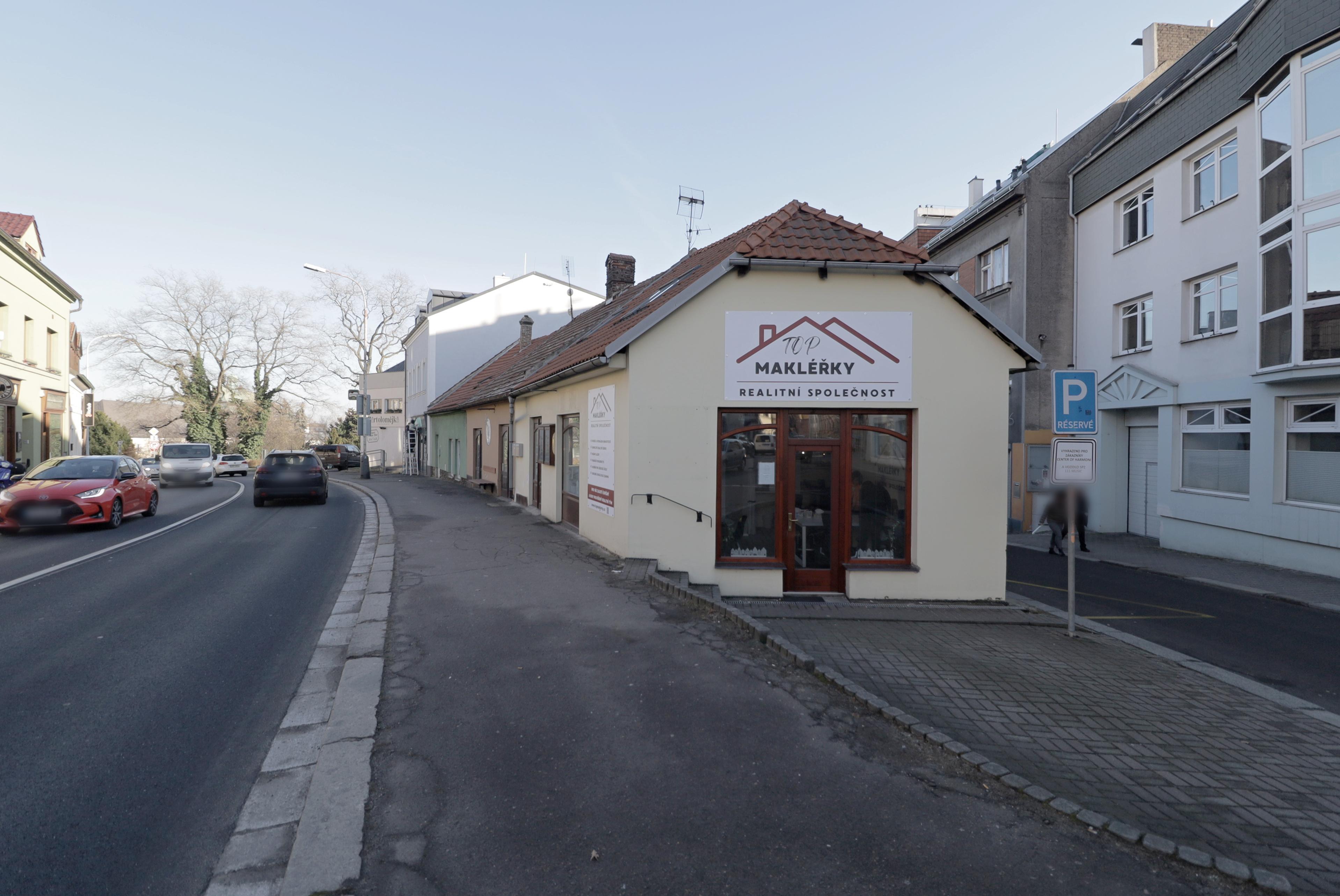 TOP MAKLÉŘKY - Monika Vlčková - realitní makléřka srdcem foto 2