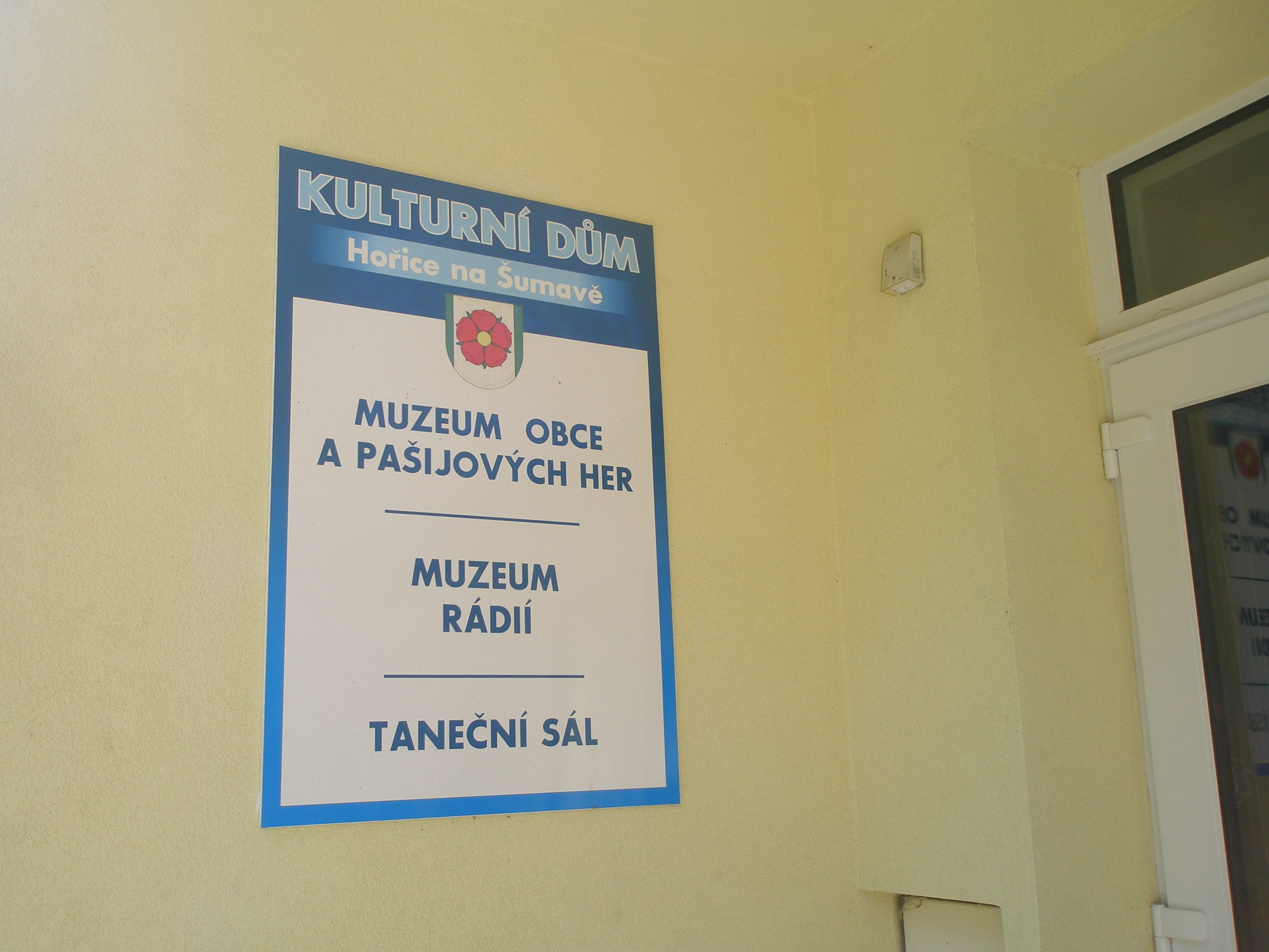 Muzeum pašijových her a Muzeum radiopřijímačů