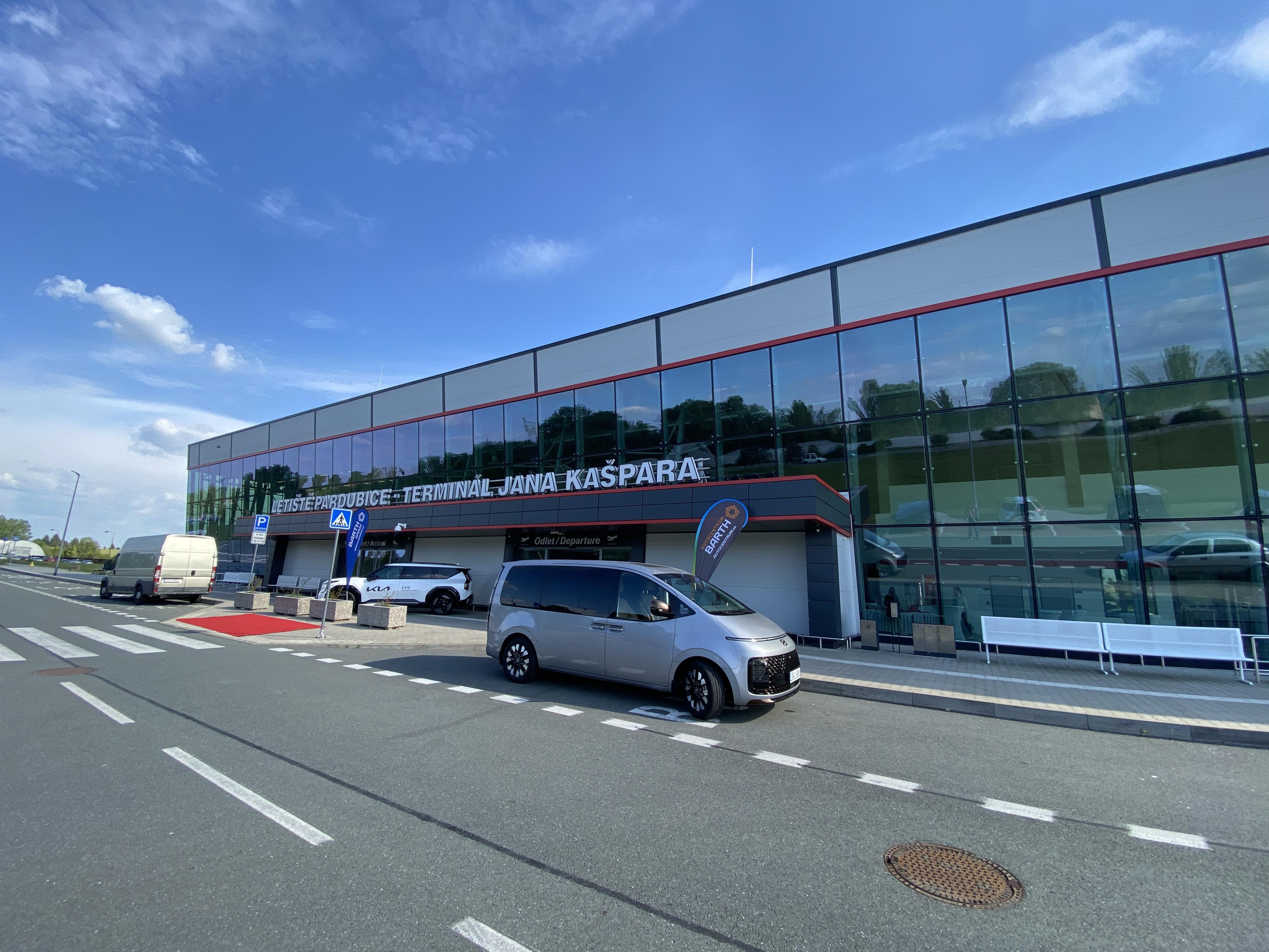 Letiště Pardubice - terminál Jana Kašpara foto 5