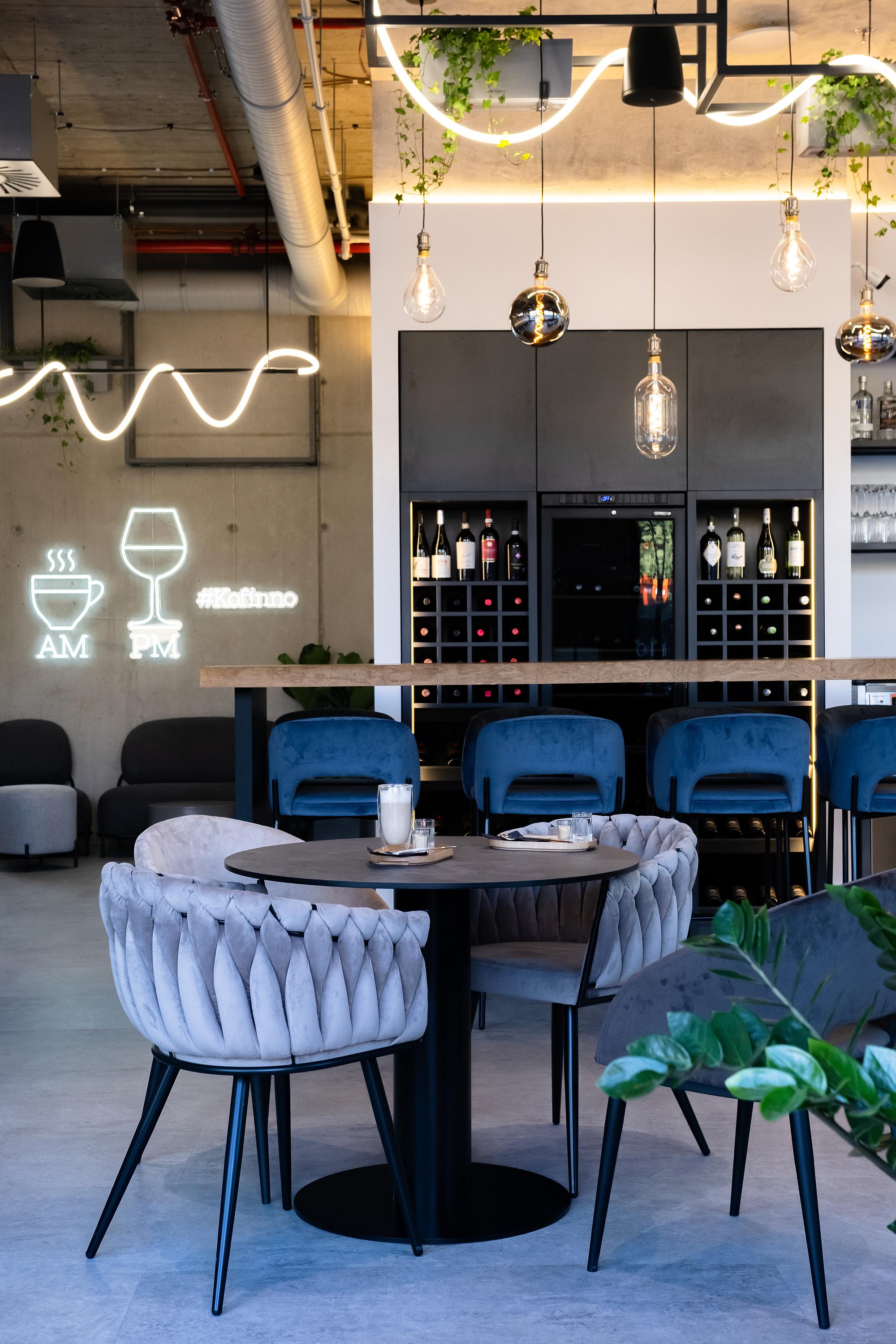 Kofínno Café & Bar | Waltrovka foto 2