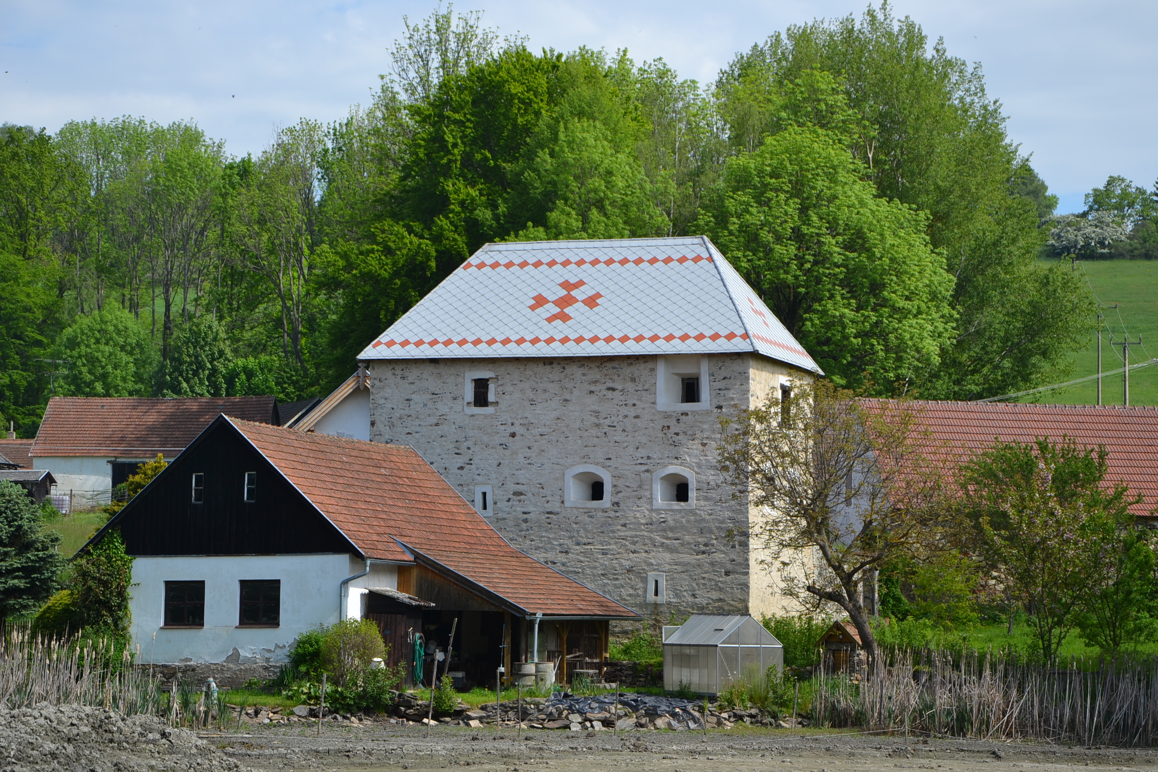 Tvrz Sudkův Důl foto 3