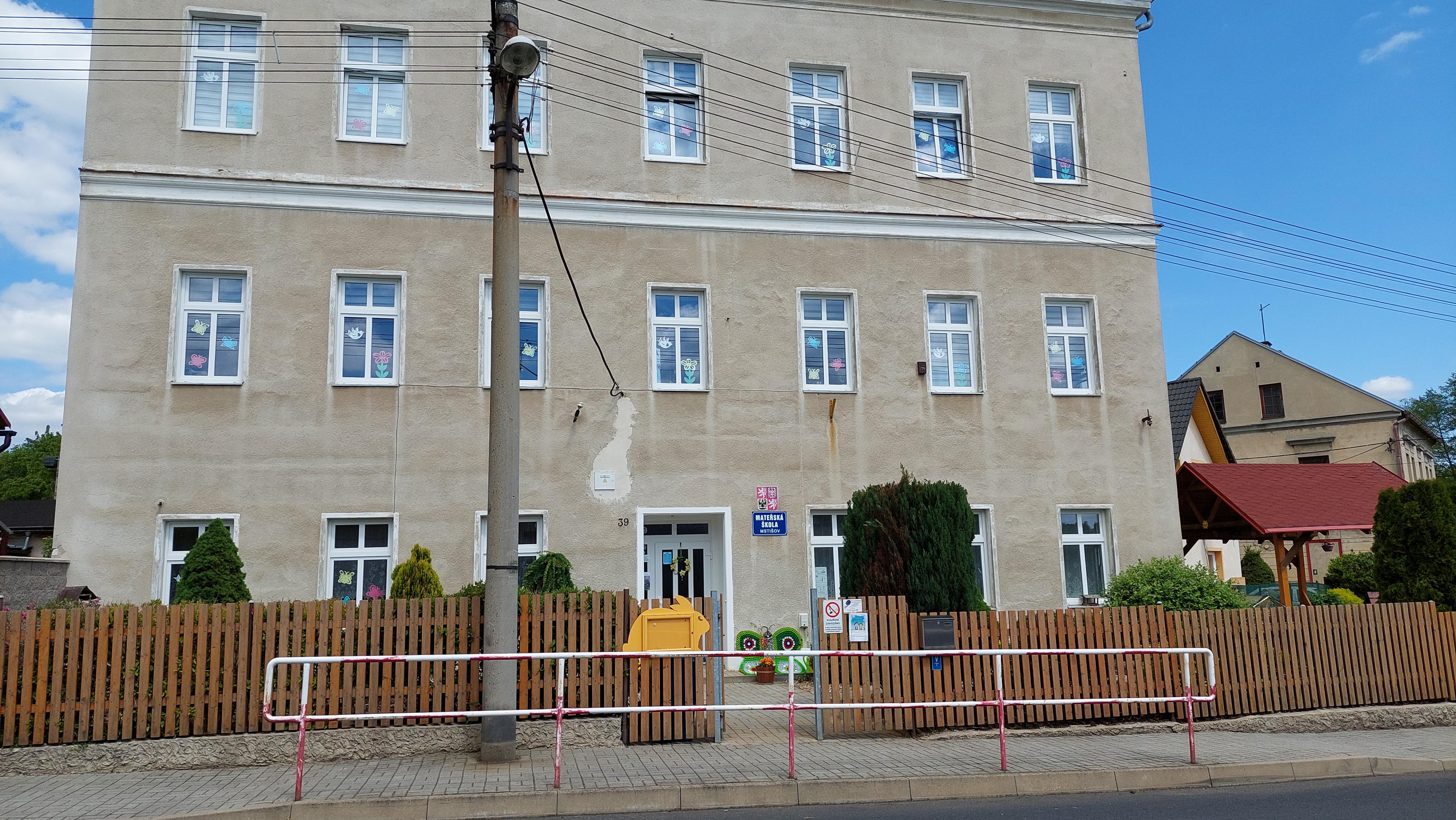 Základní umělecká škola, Dubí 2, Dlouhá 134