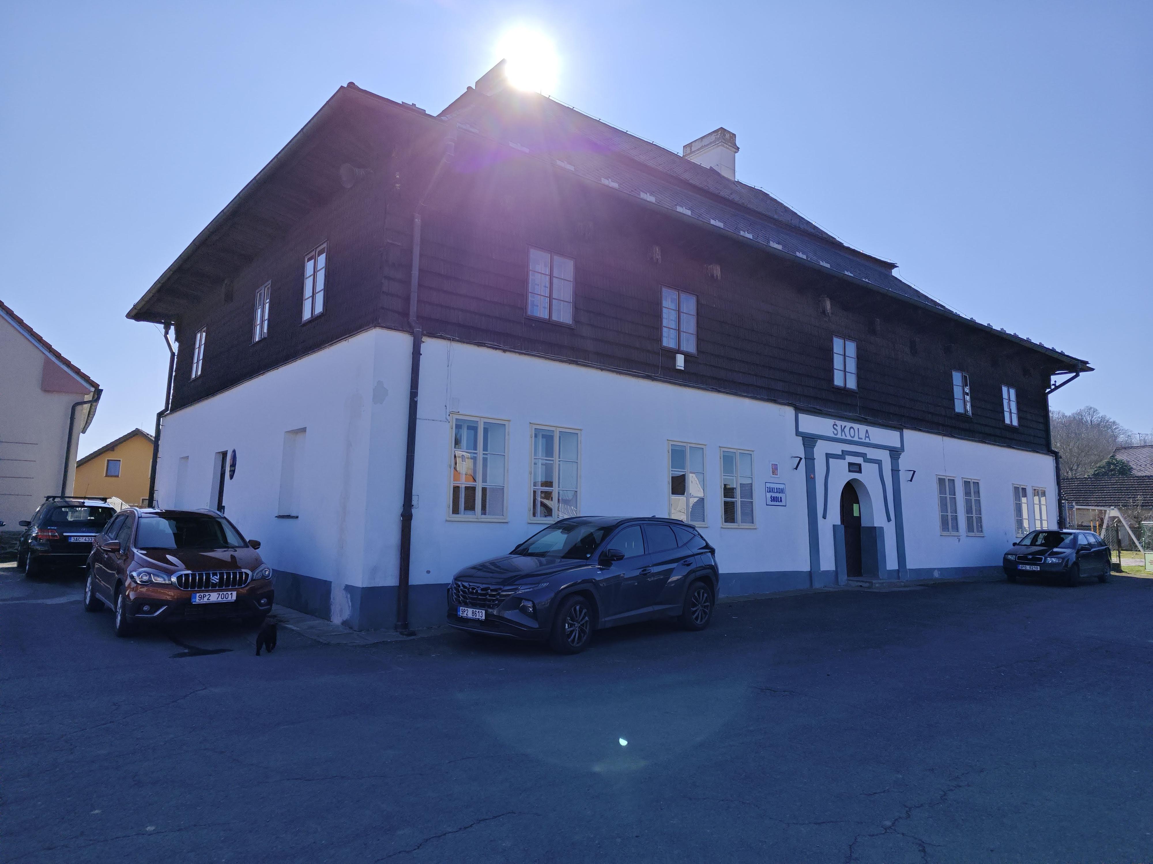 Milavče - obecní úřad foto 3