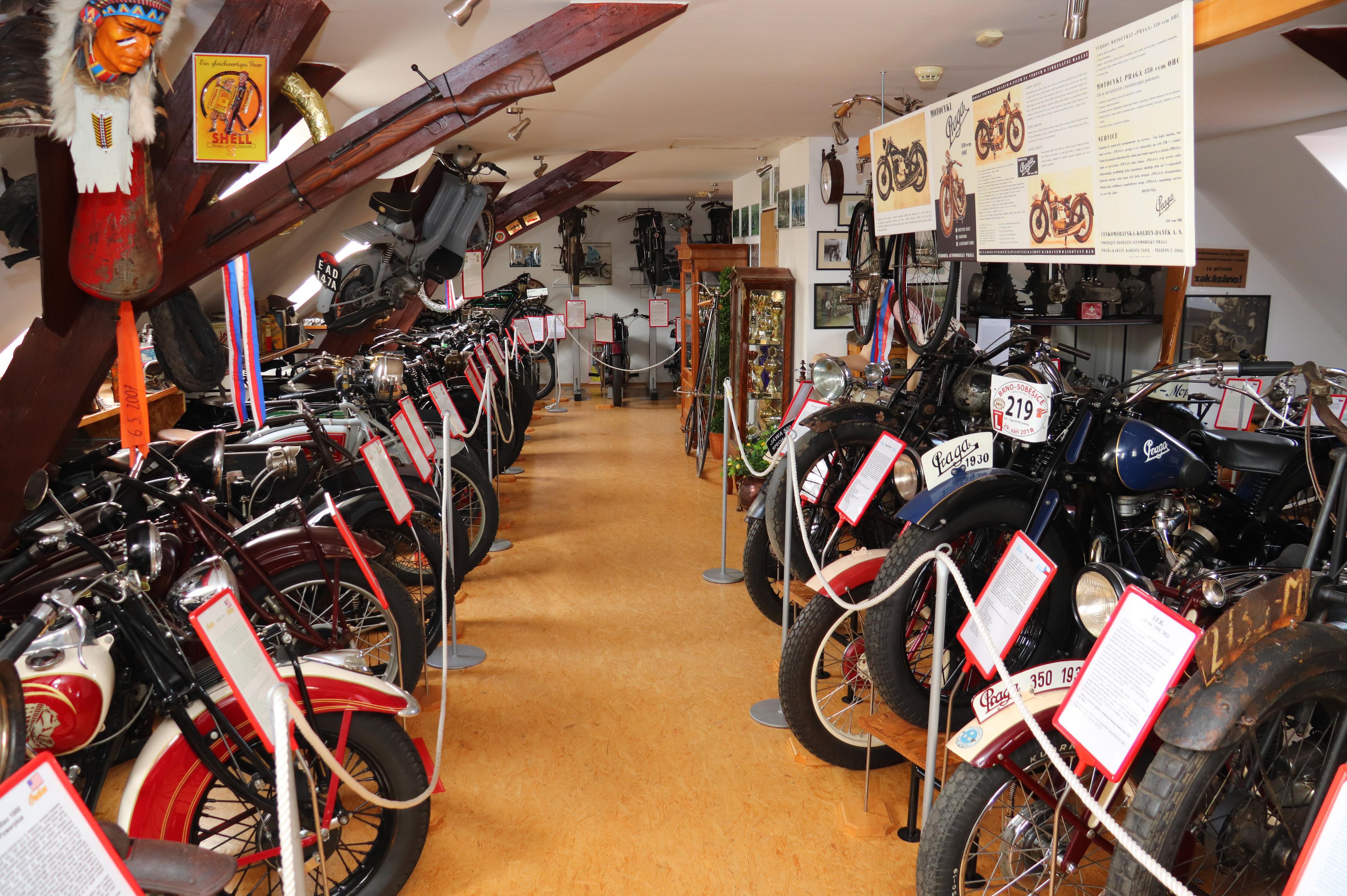 Muzeum veteránů Pavlíkov foto 2