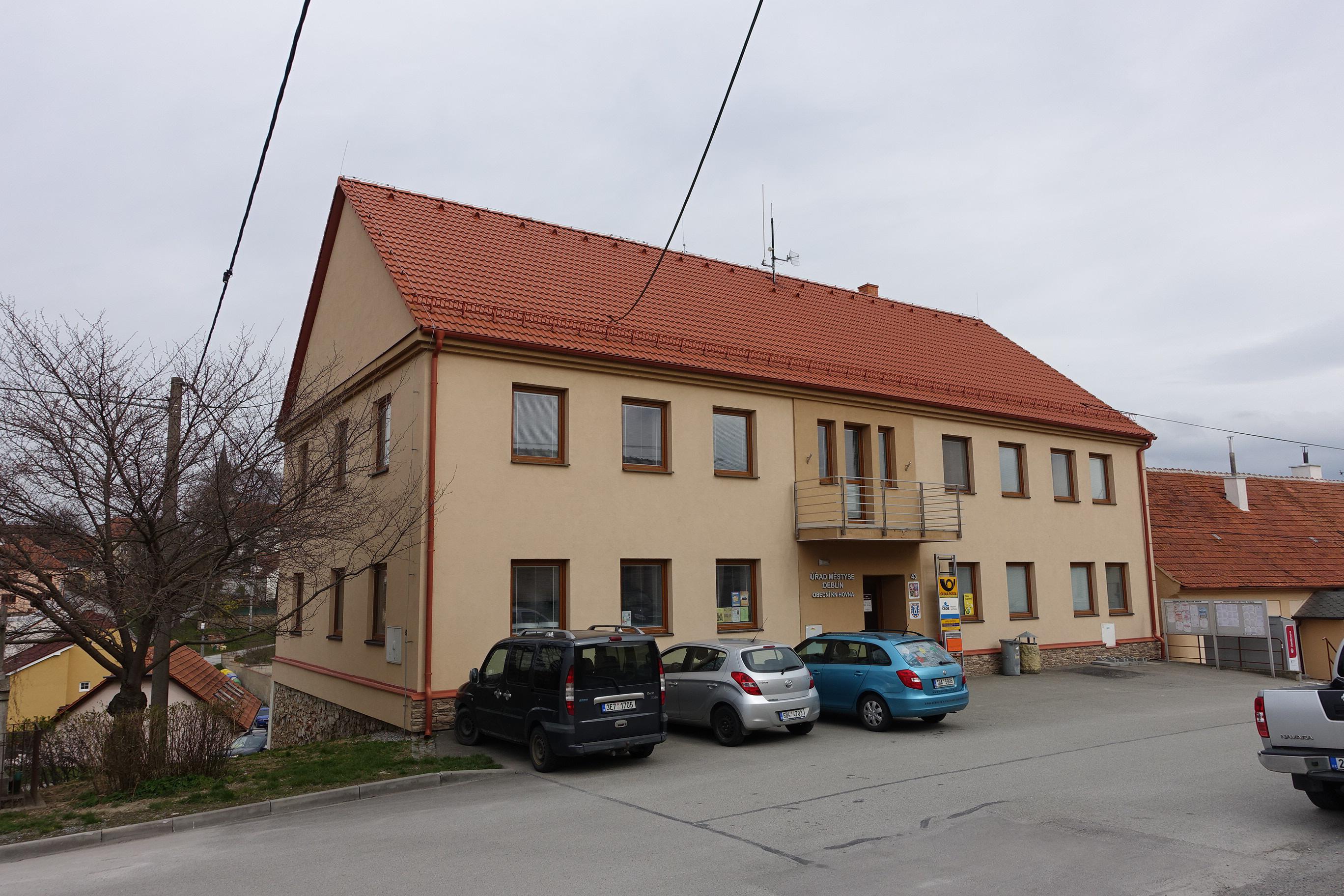 Deblín - úřad městyse foto 2