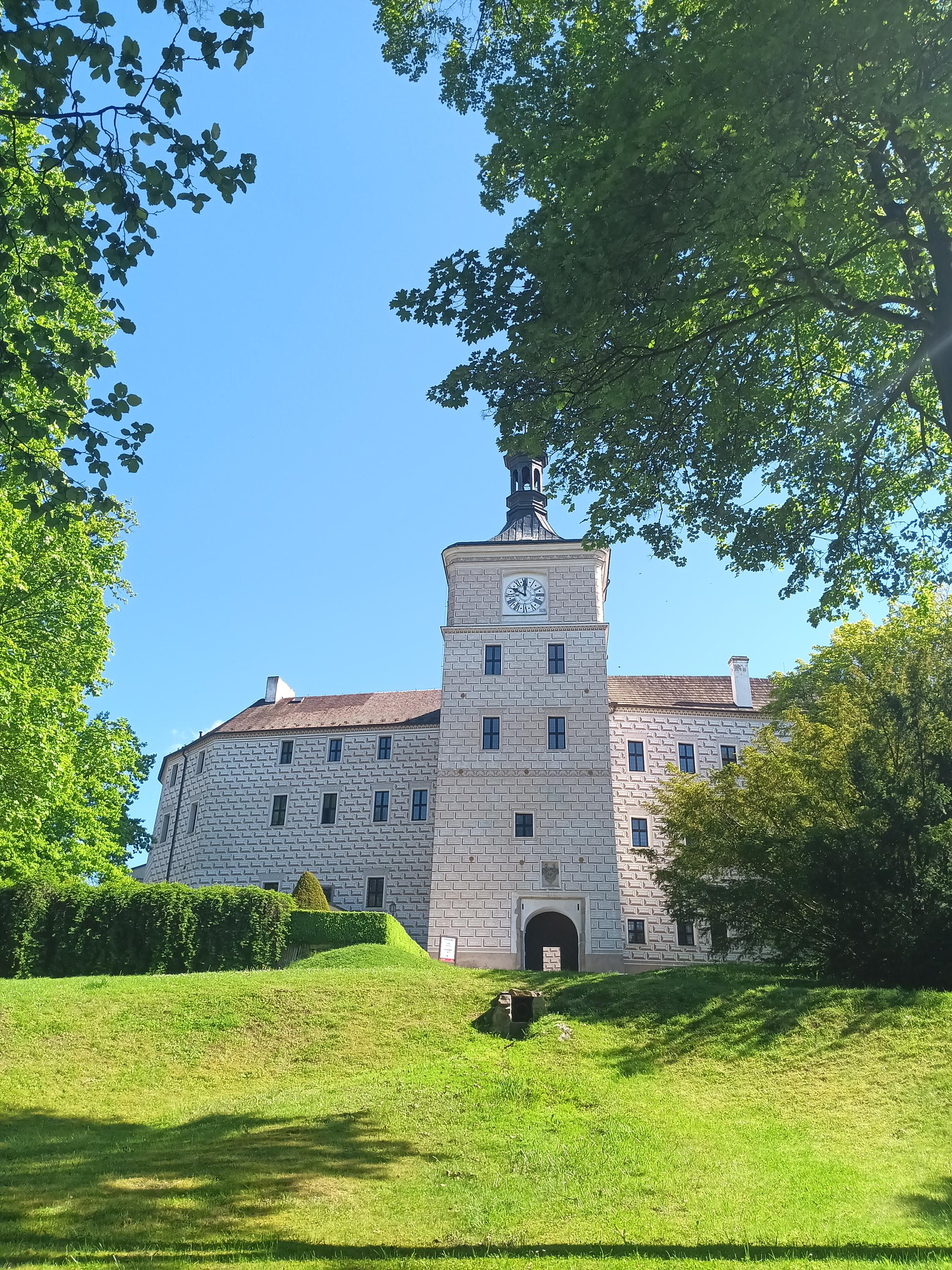 Státní zámek Březnice foto 5