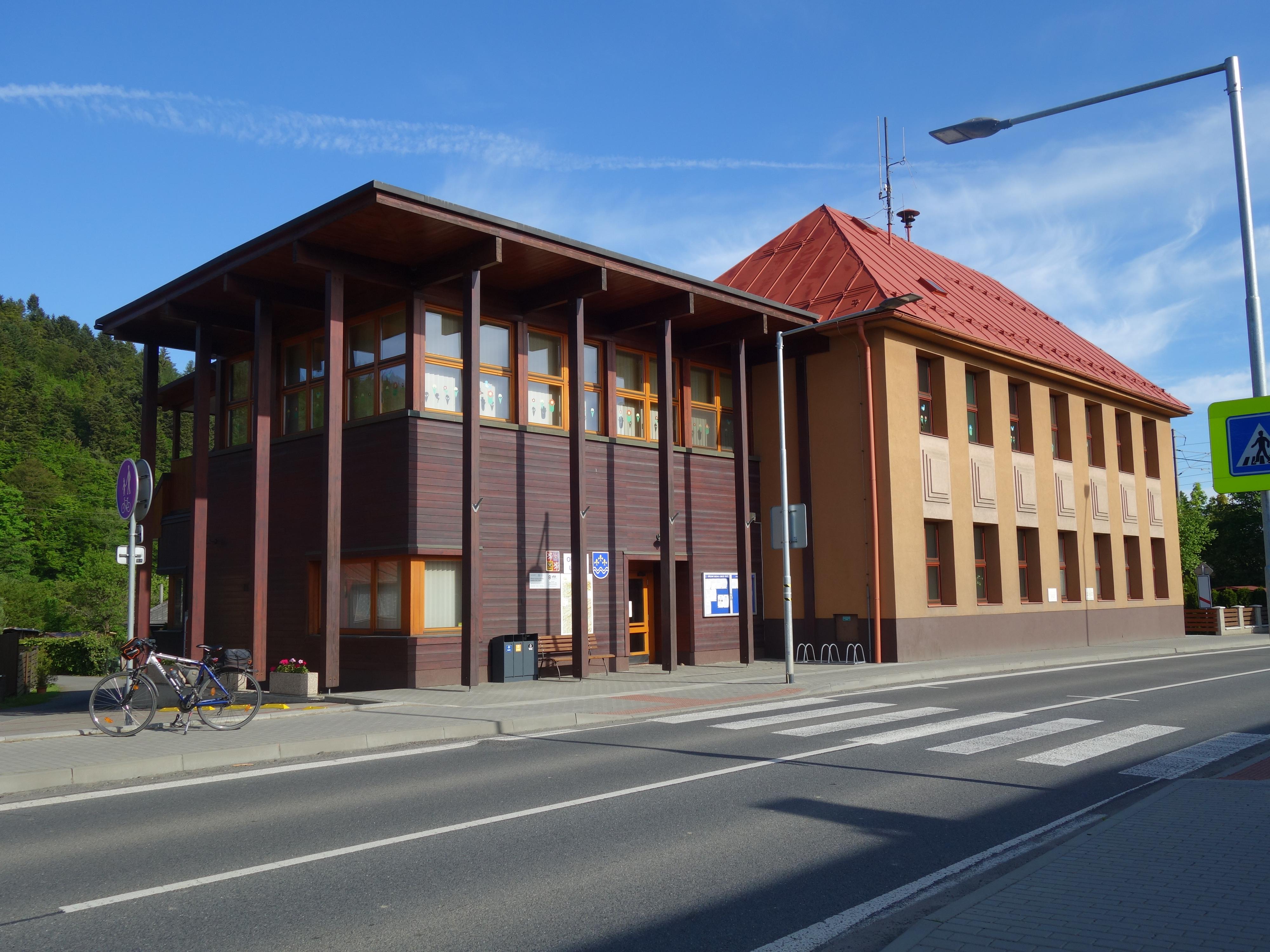 Ústí - obecní úřad foto 2